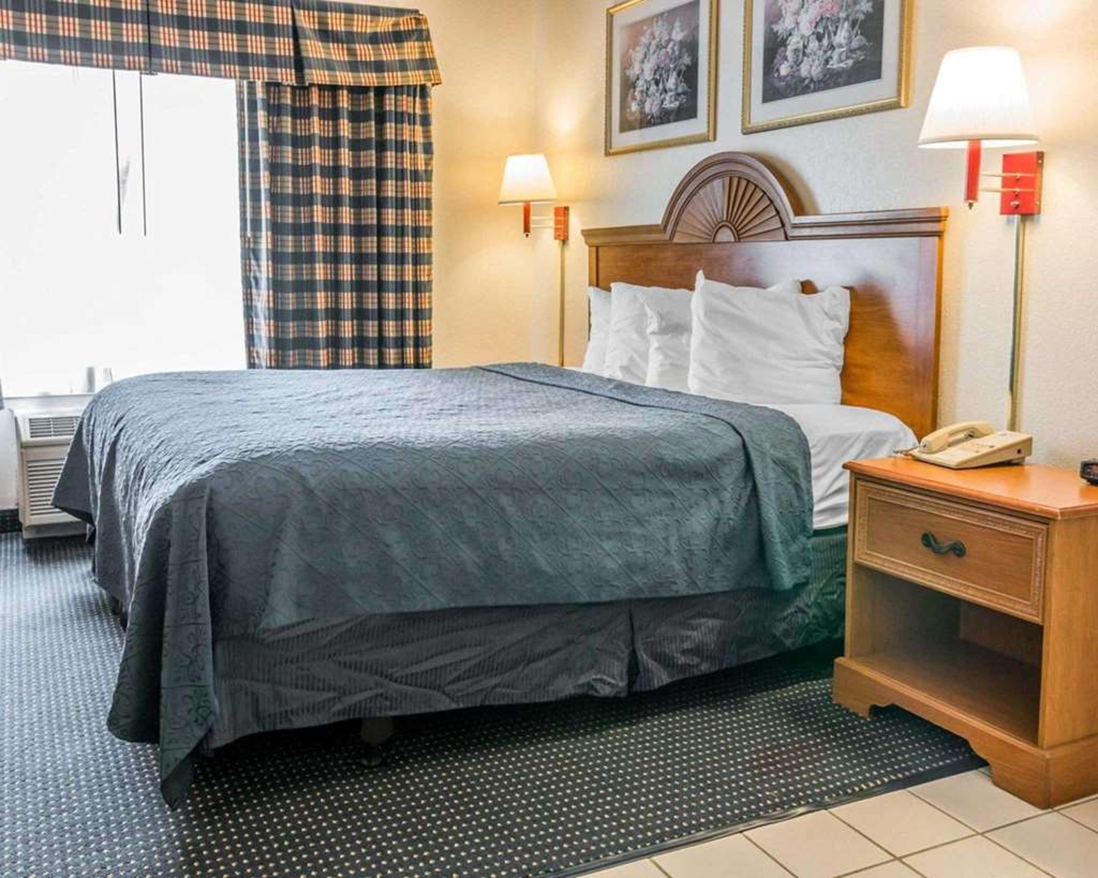 QUALITY INN KALAMAZOO NEAR WINGS ST