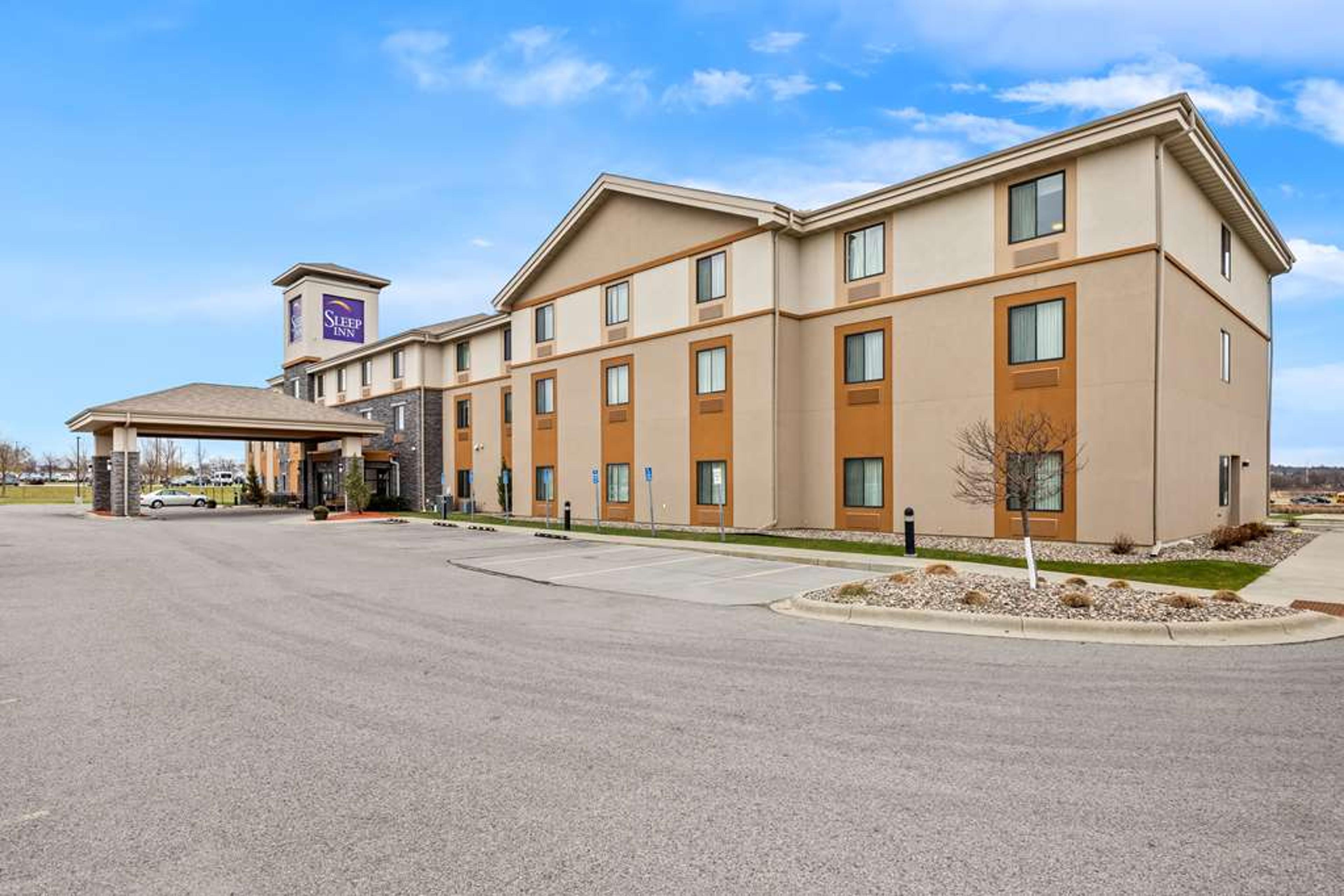 SLEEP INN AND SUITES WEST-NEAR MEDI