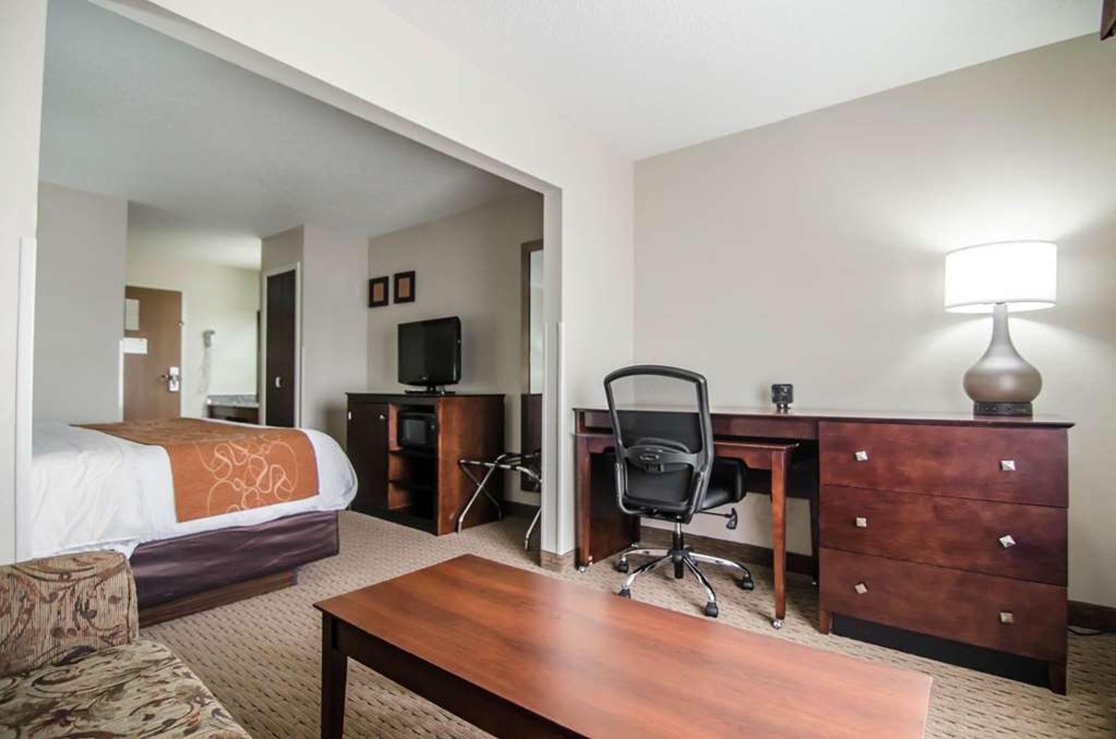 QUALITY SUITES ST. JOSEPH