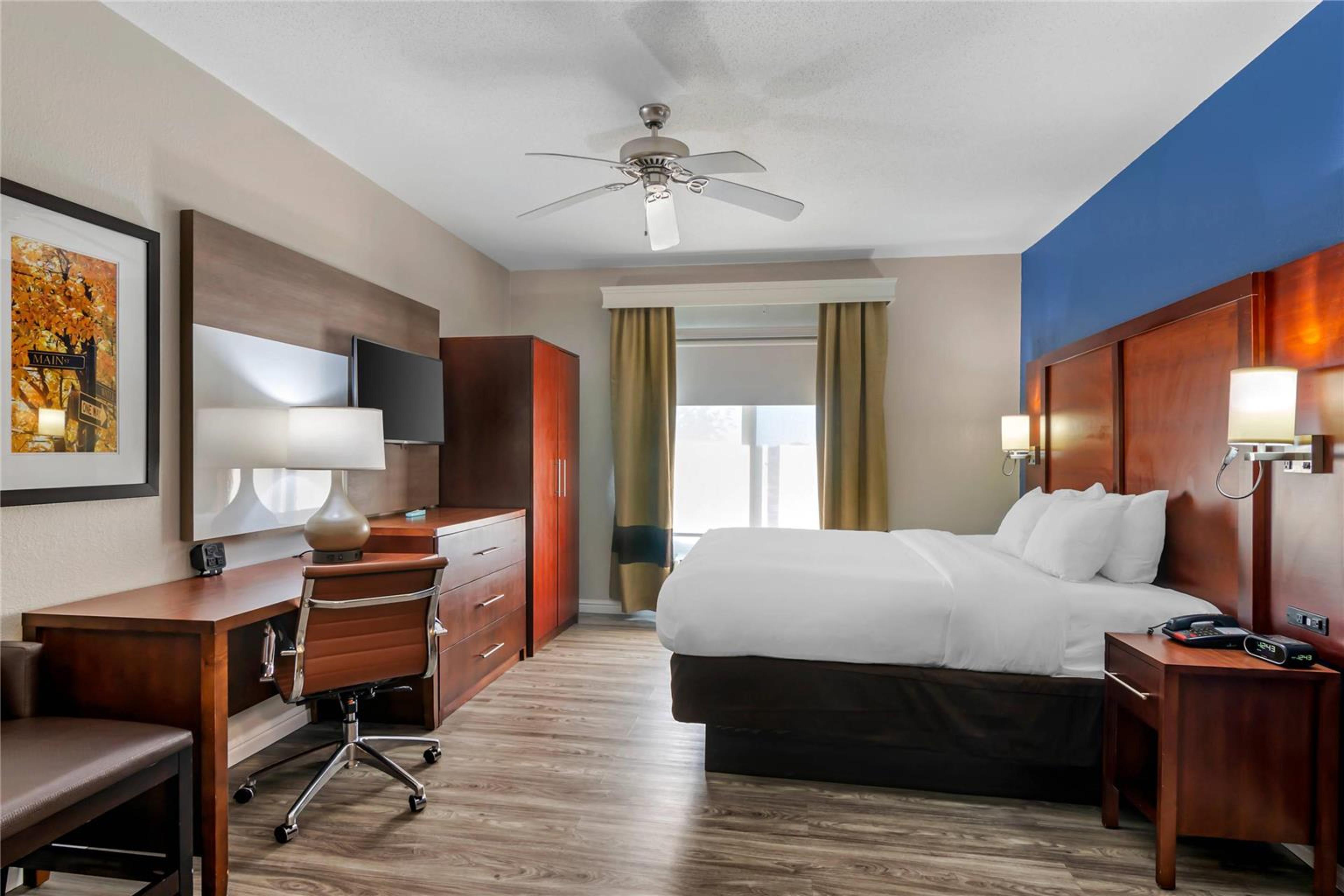 COMFORT SUITES ST CHARLES-ST LOUIS
