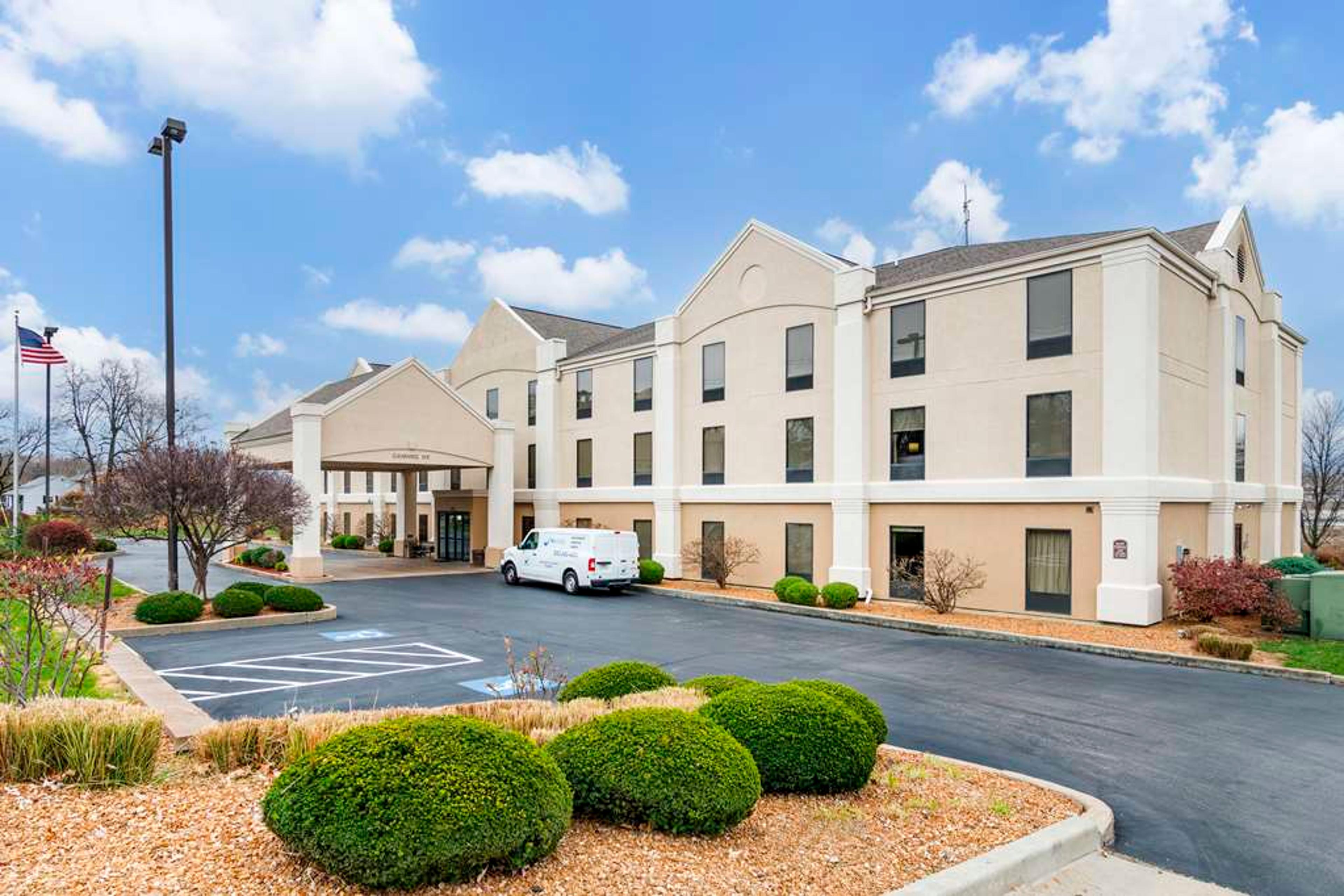 COMFORT INN NEAR SIX FLAGS ST. LOUI