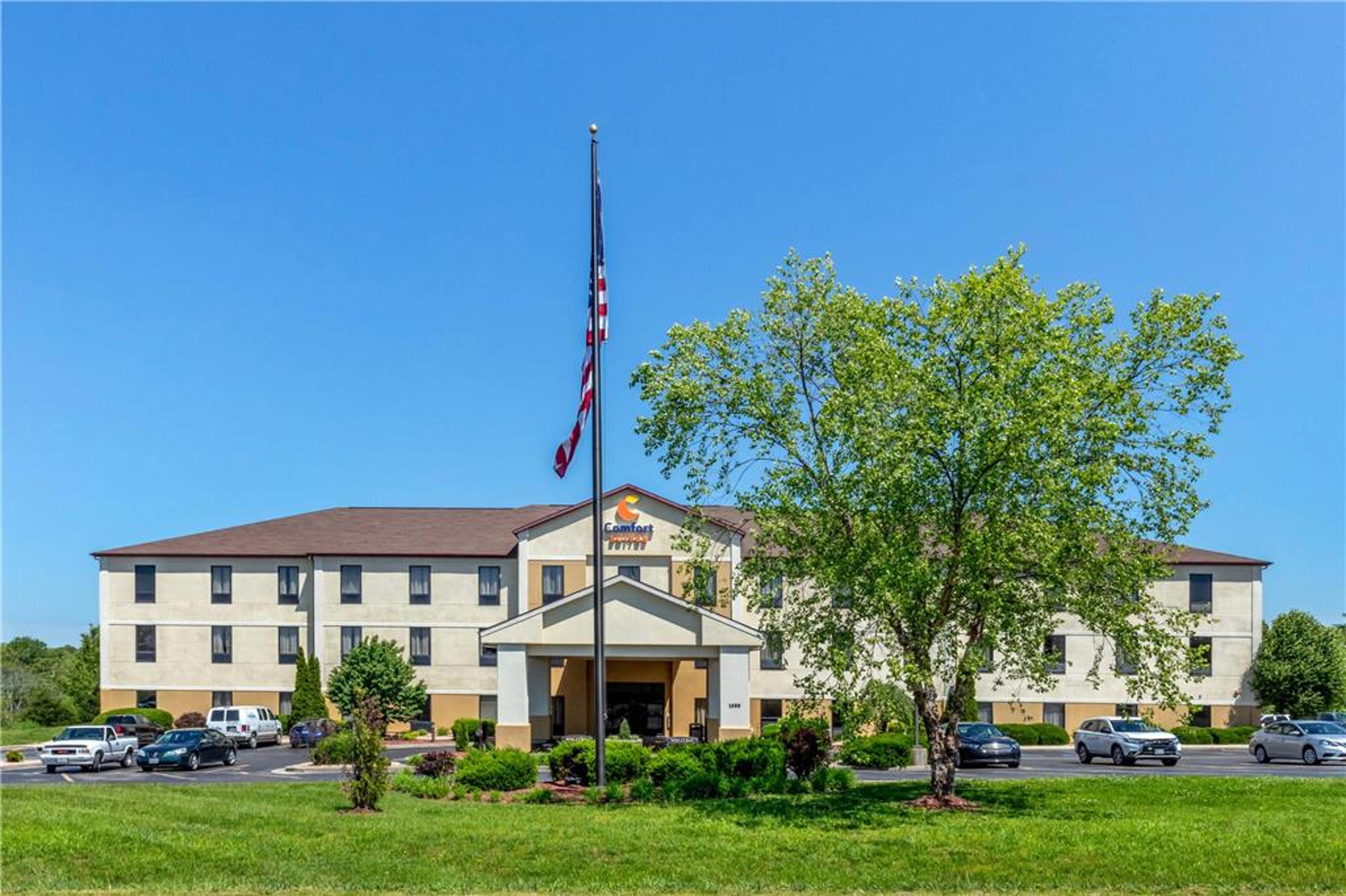 COMFORT SUITES