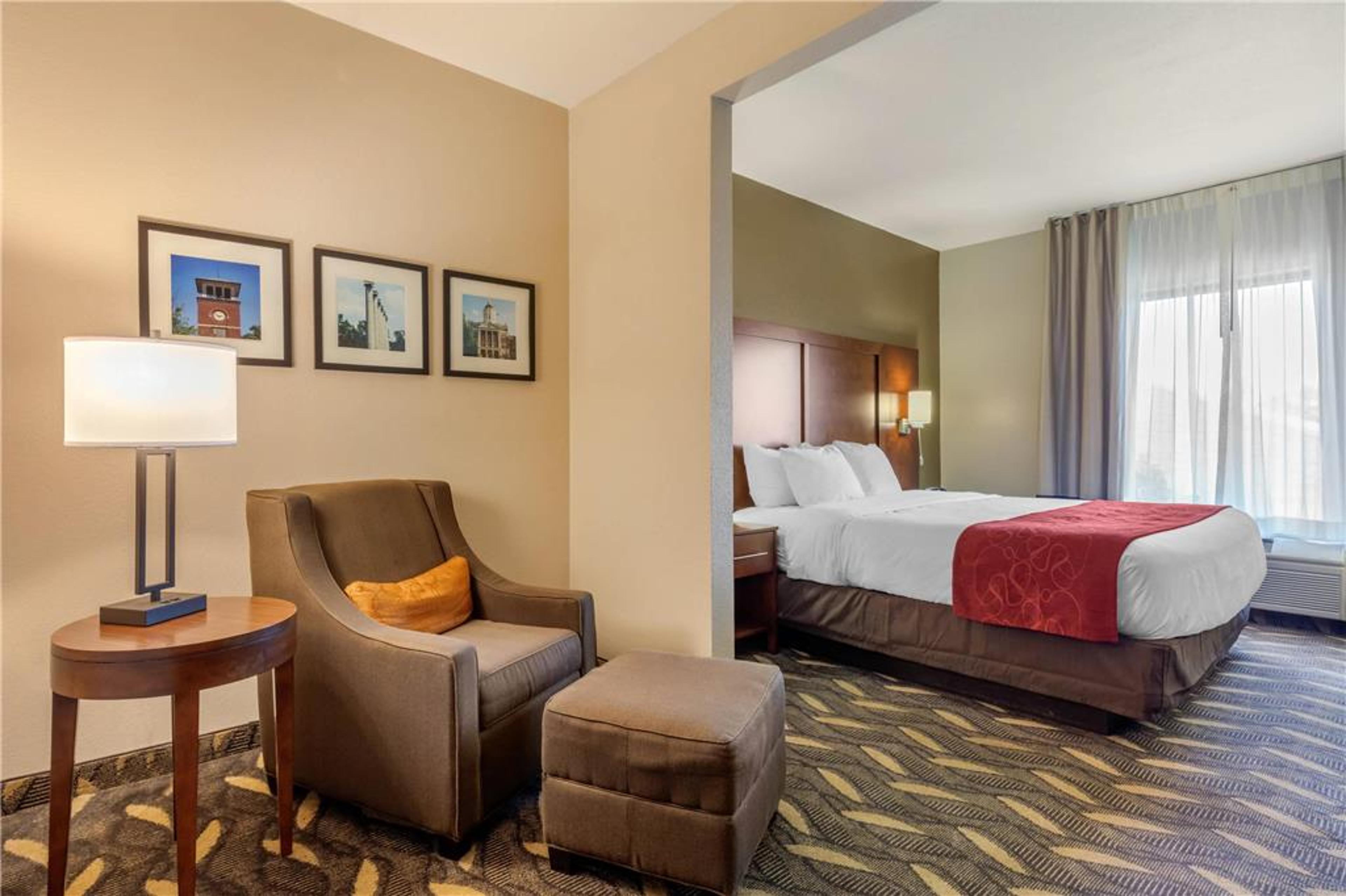 COMFORT SUITES