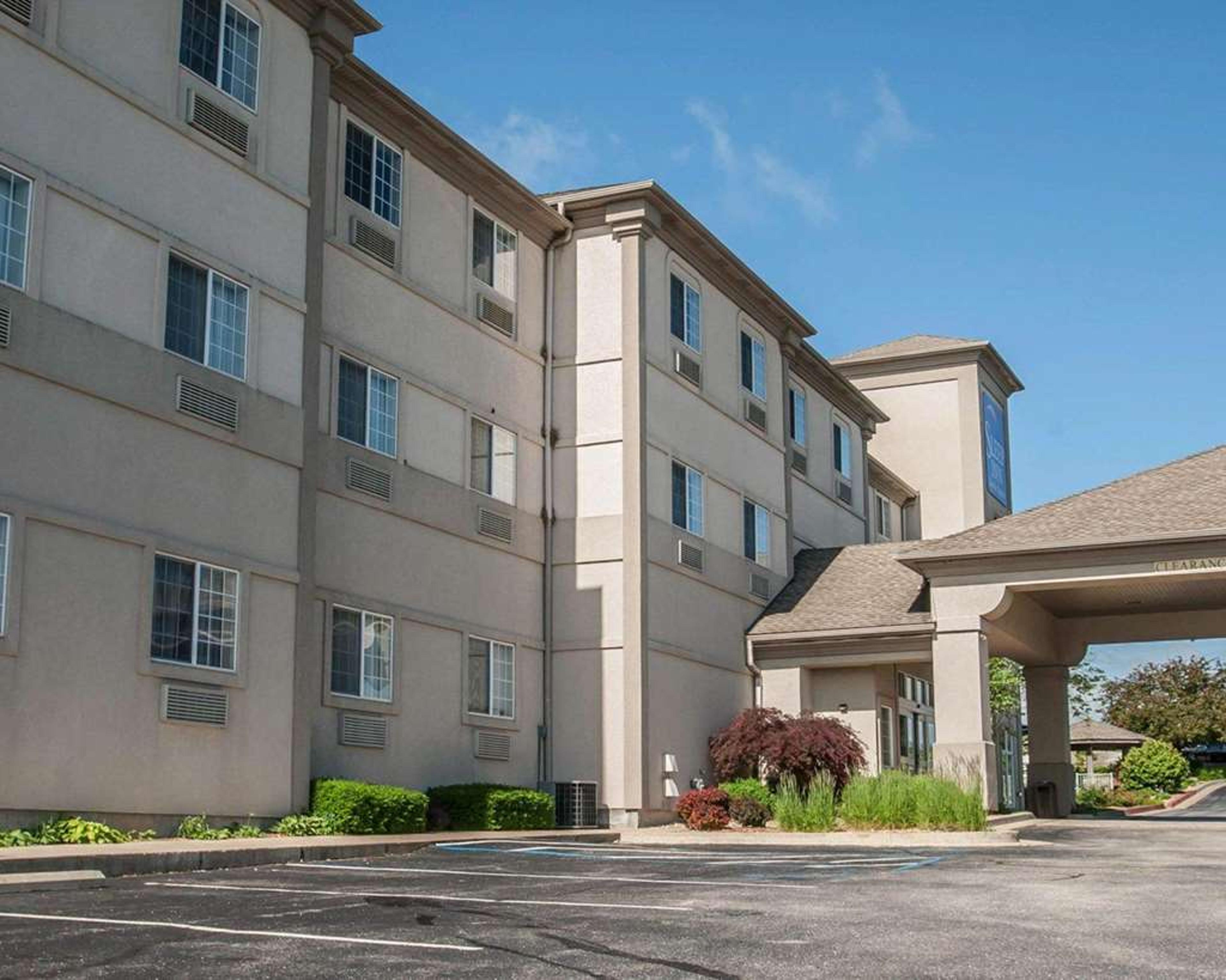 SLEEP INN AND SUITES LAKE OF THE OZ