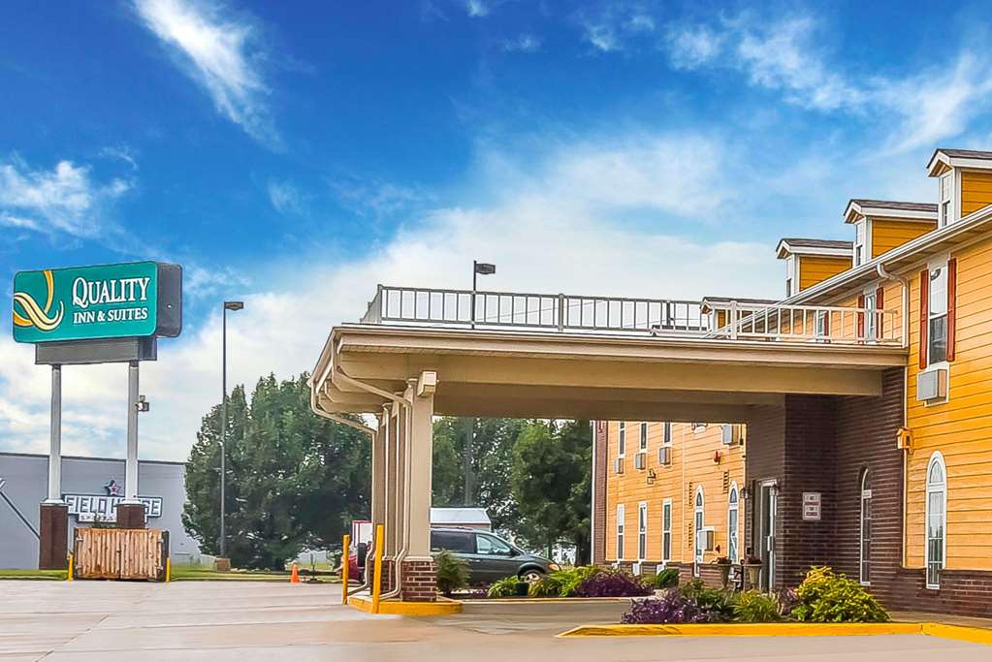 QUALITY INN & SUITES CHESTERFIELD V