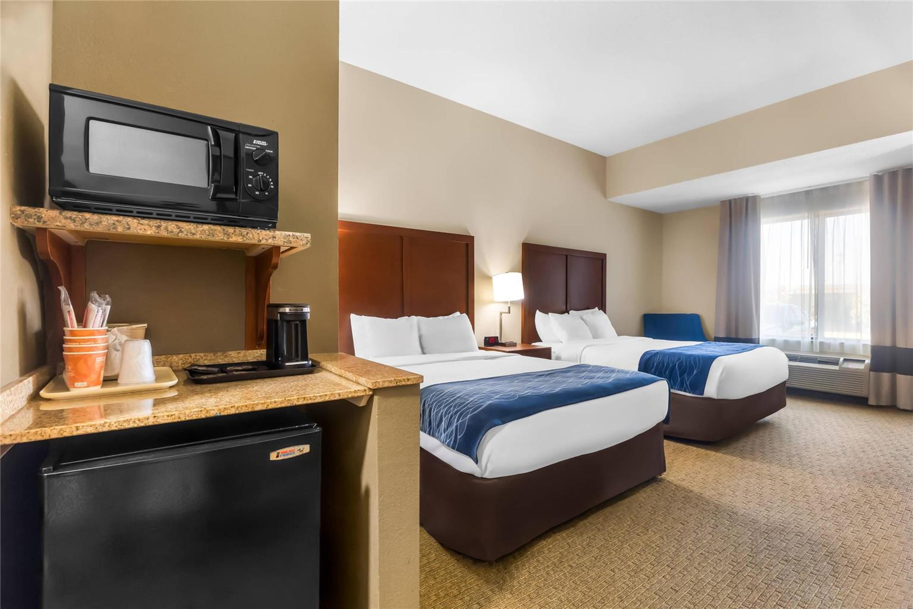 COMFORT INN & SUITES SIKESTON I-55