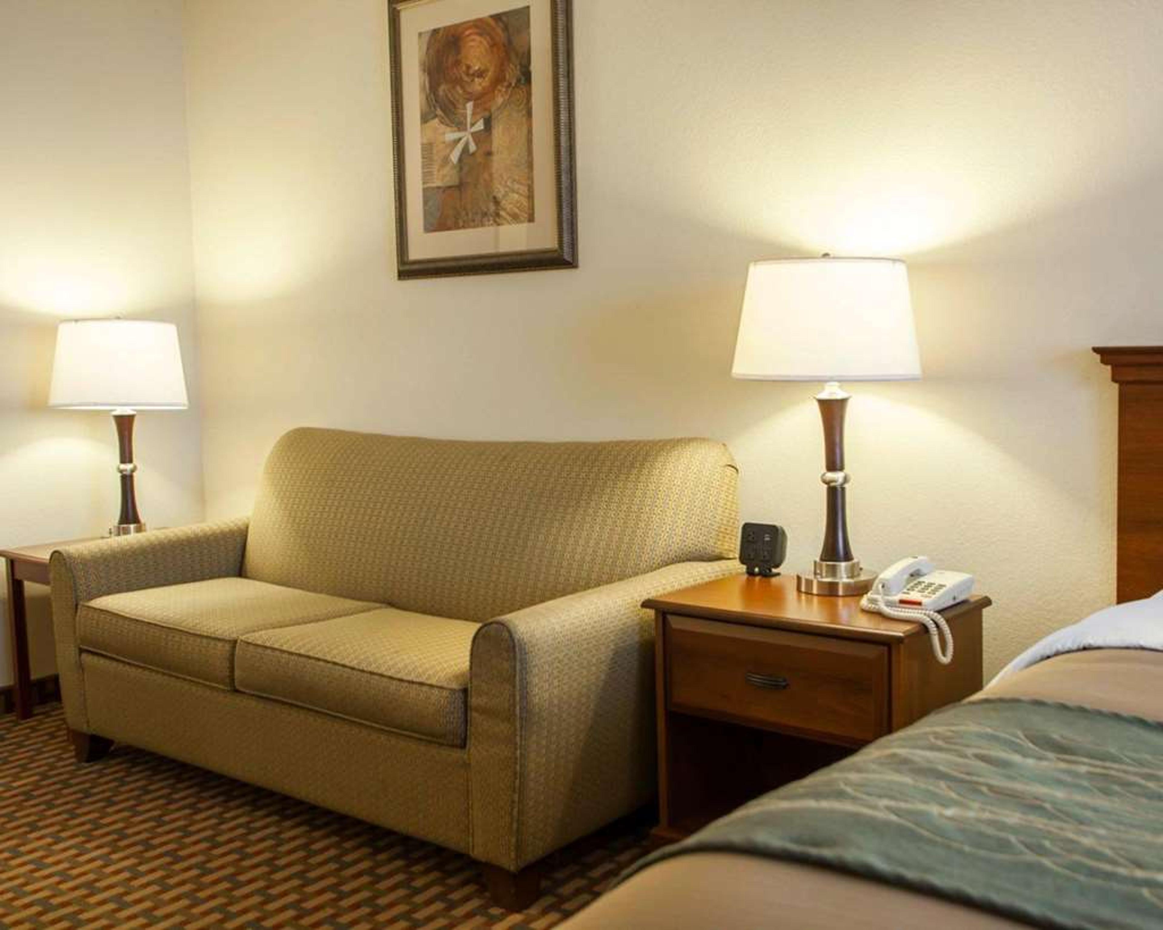 COMFORT INN AND SUITES HARRISONVILL