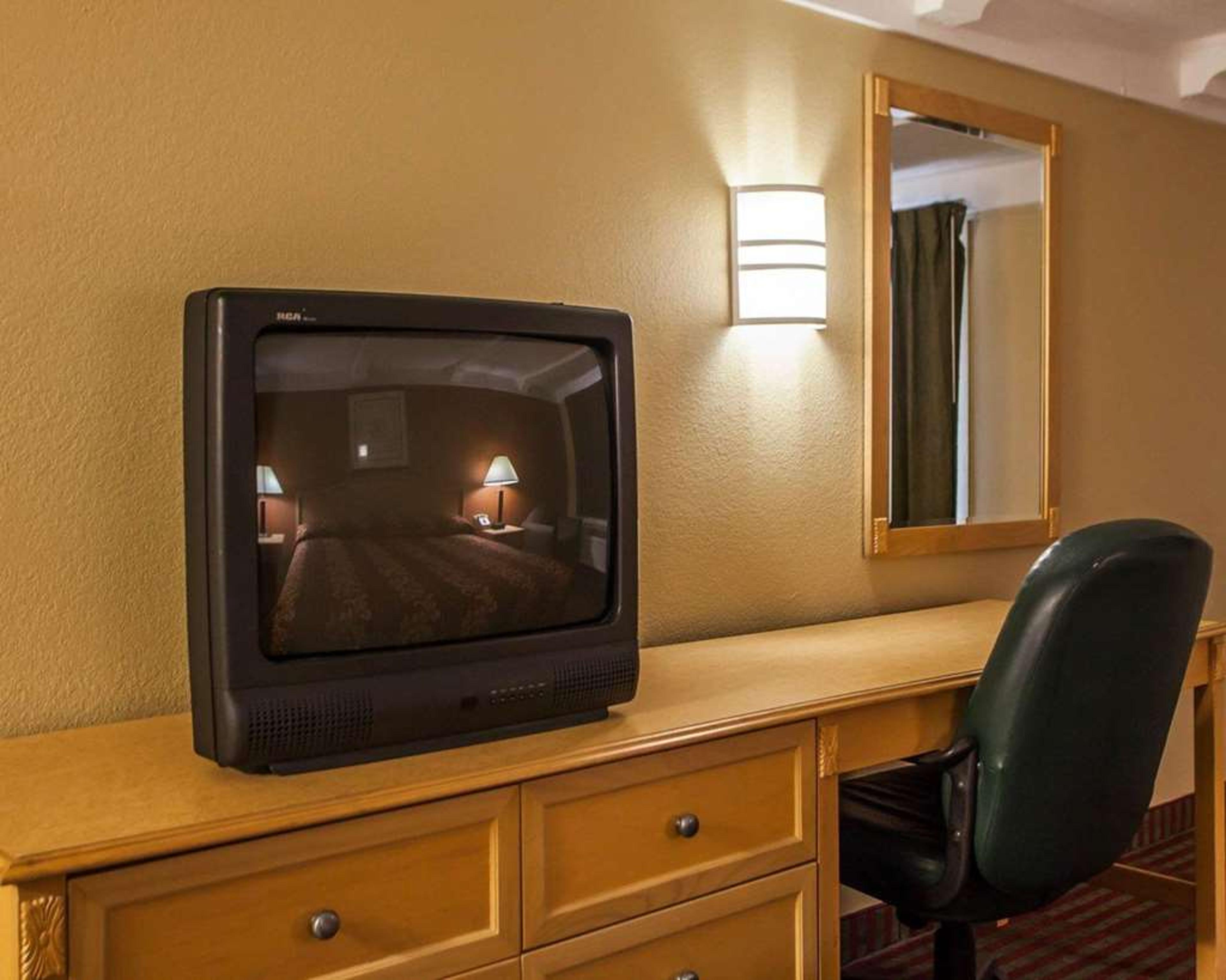 RODEWAY INN