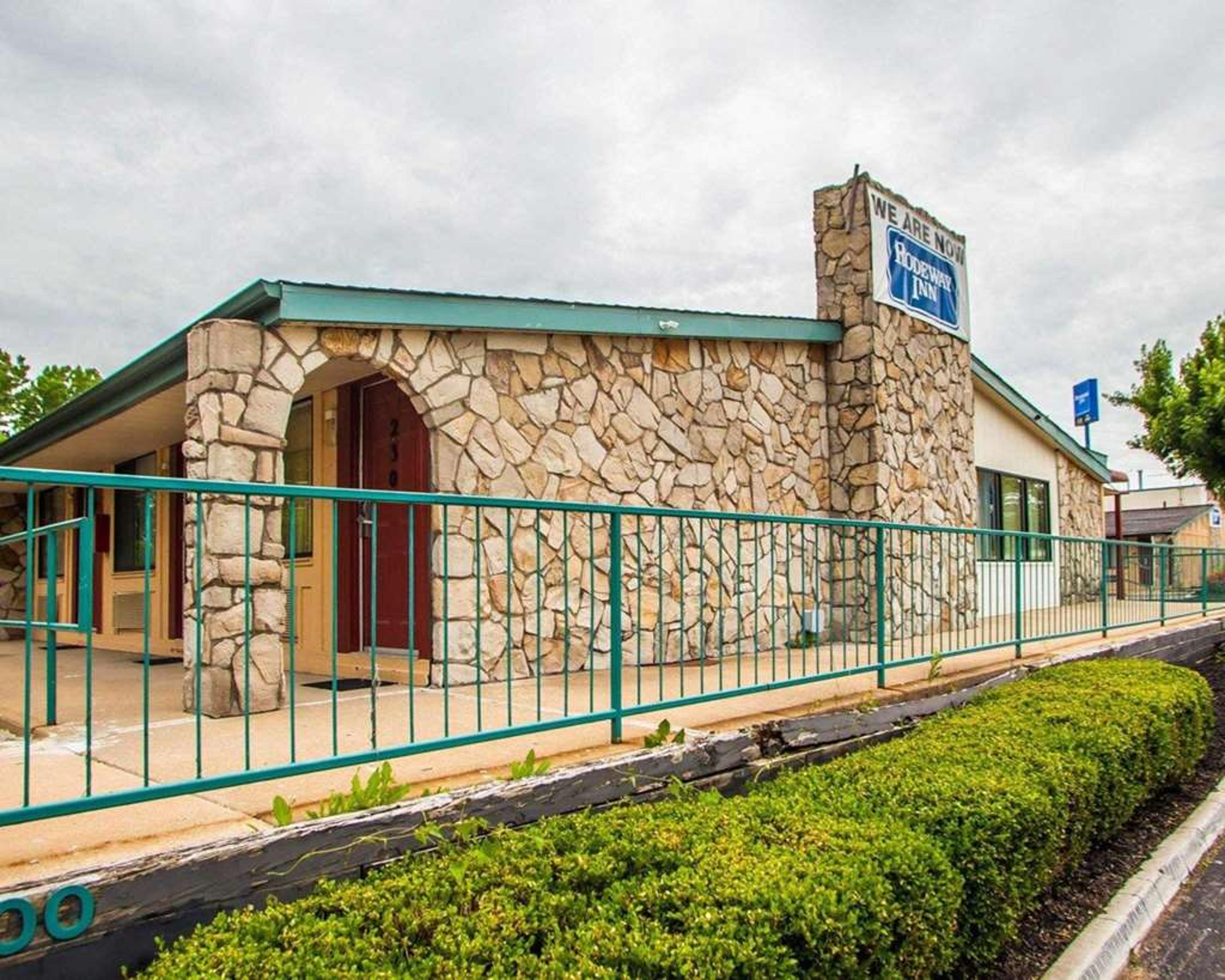 RODEWAY INN
