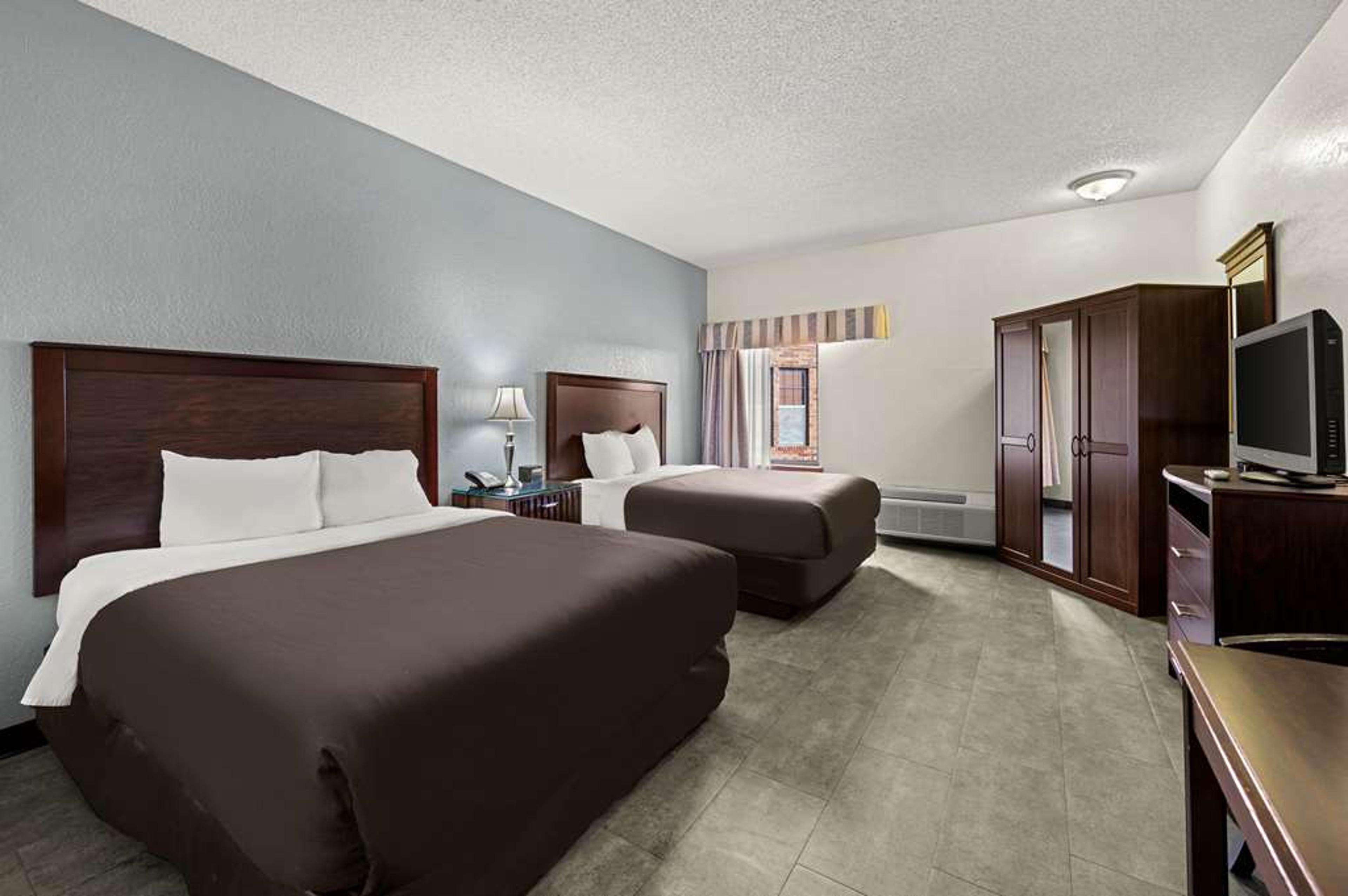 SUBURBAN STUDIOS KANSAS CITY AIRPOR