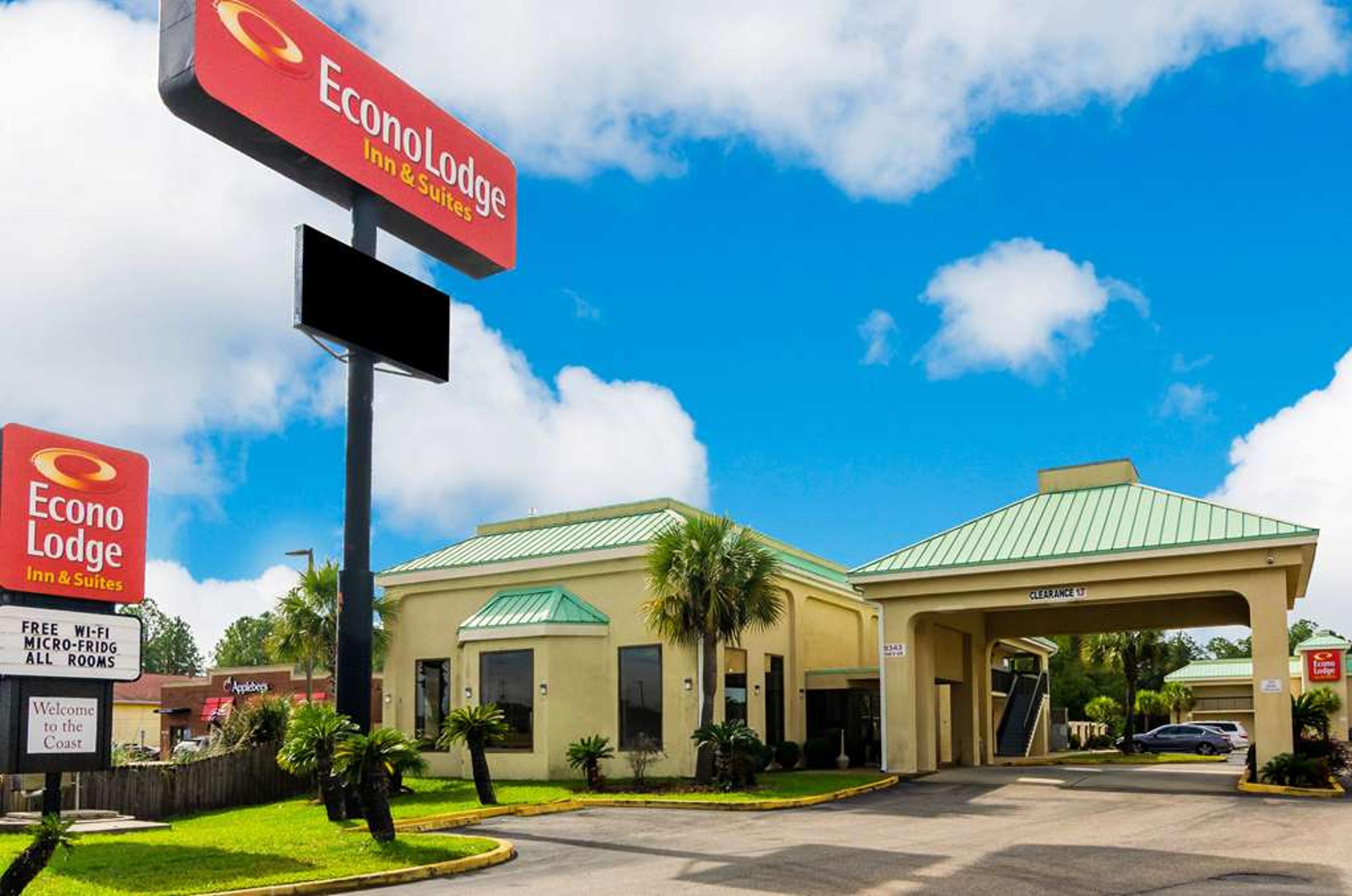 ECONO LODGE  INN AND SUITES