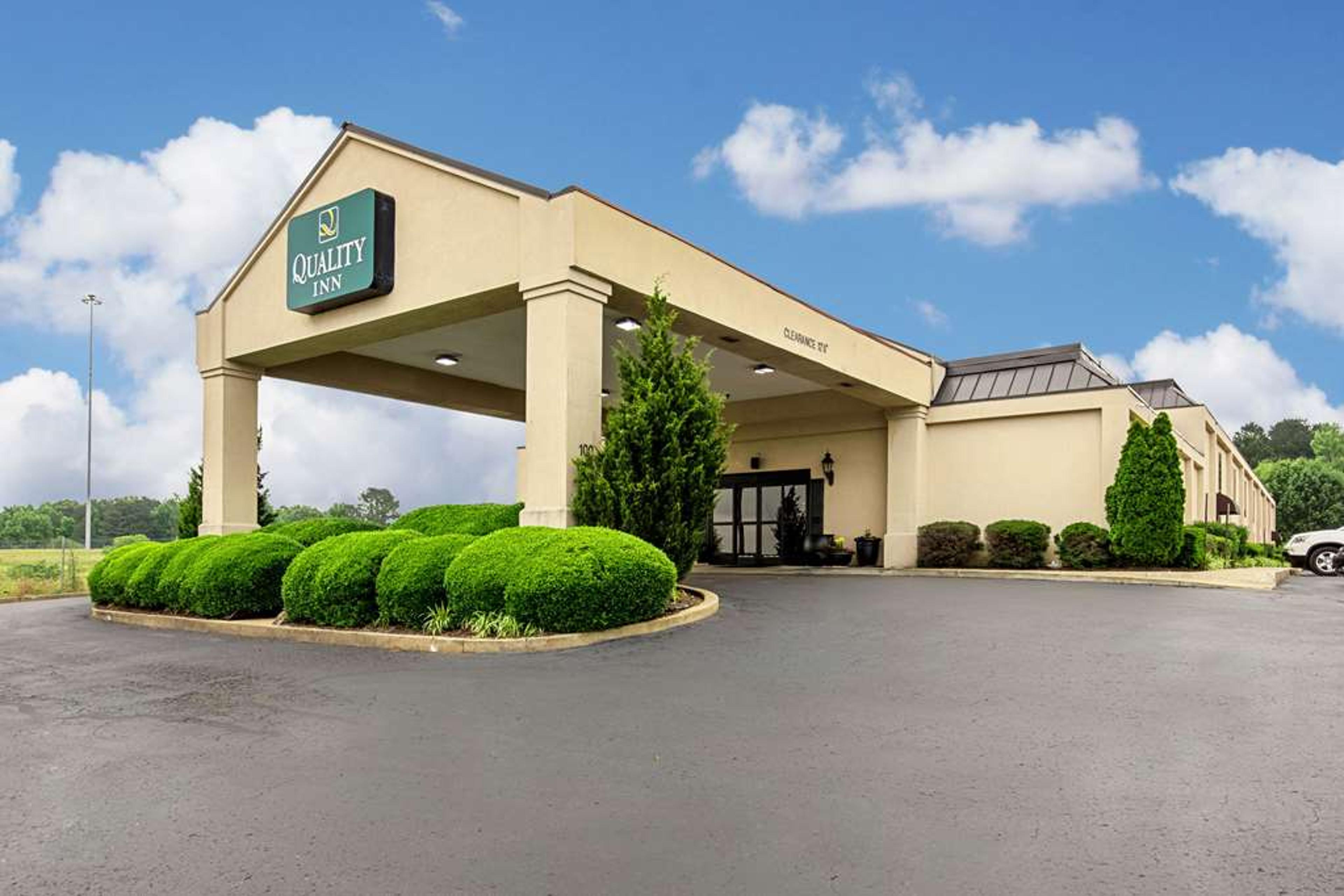 QUALITY INN HOLLY SPRINGS
