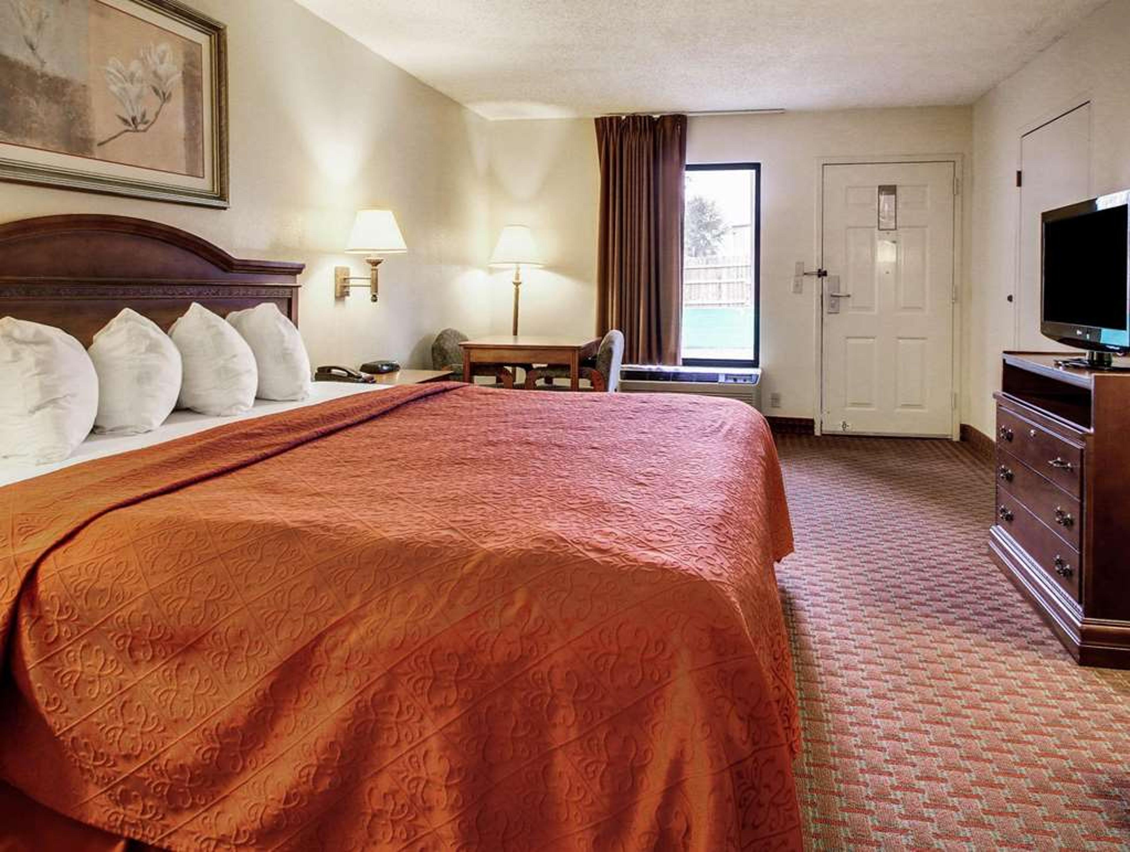 QUALITY INN AND SUITES CLINTON