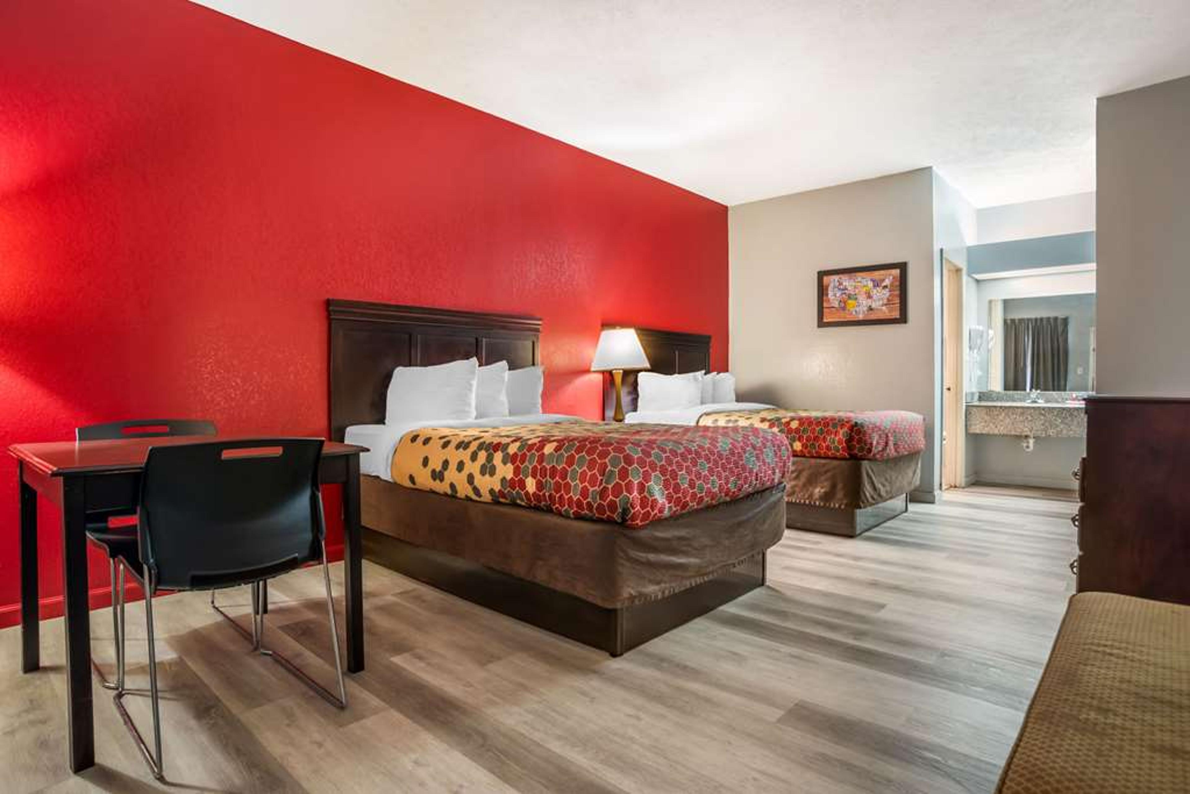 ECONO LODGE INN AND SUITES