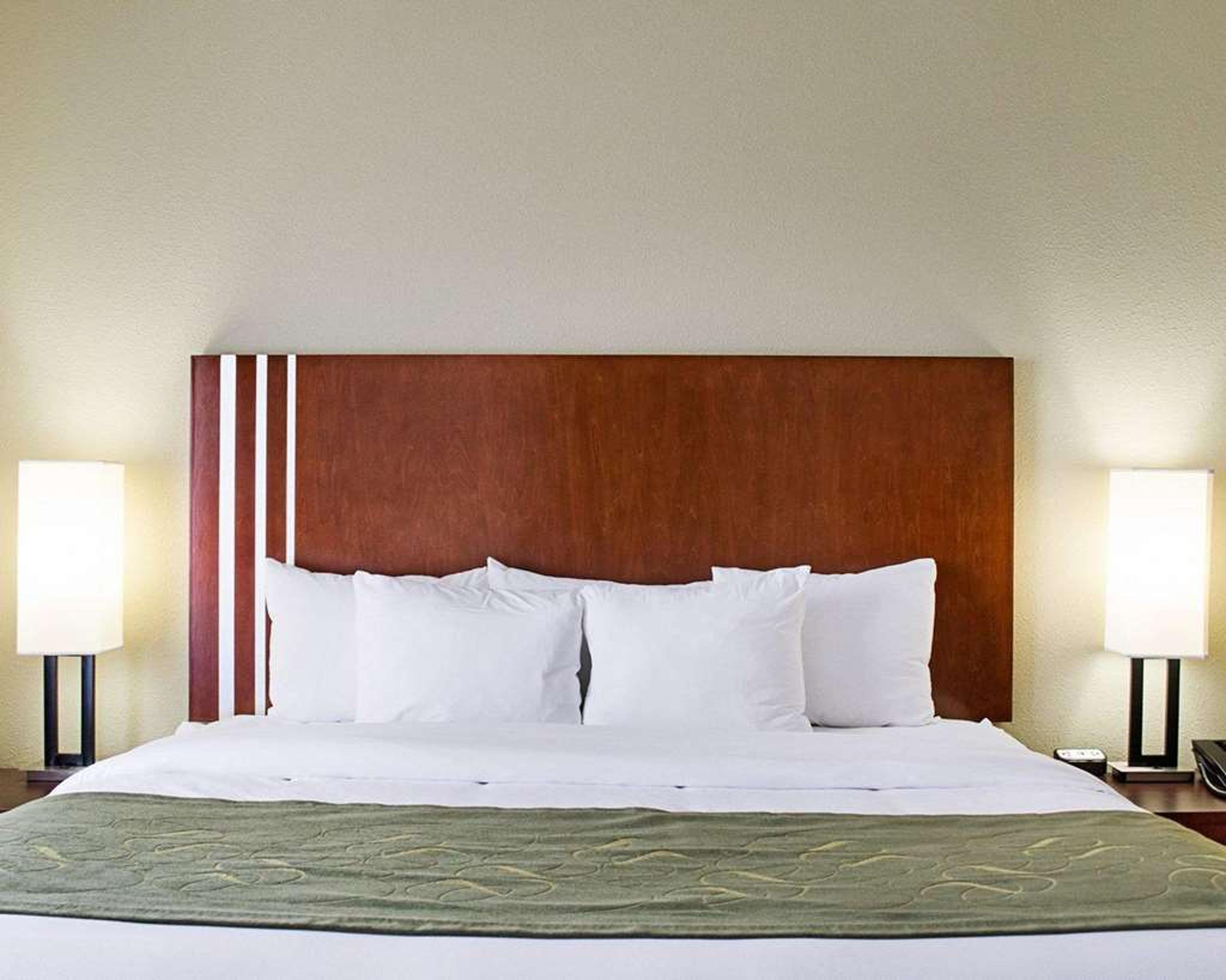 COMFORT SUITES GREENWOOD