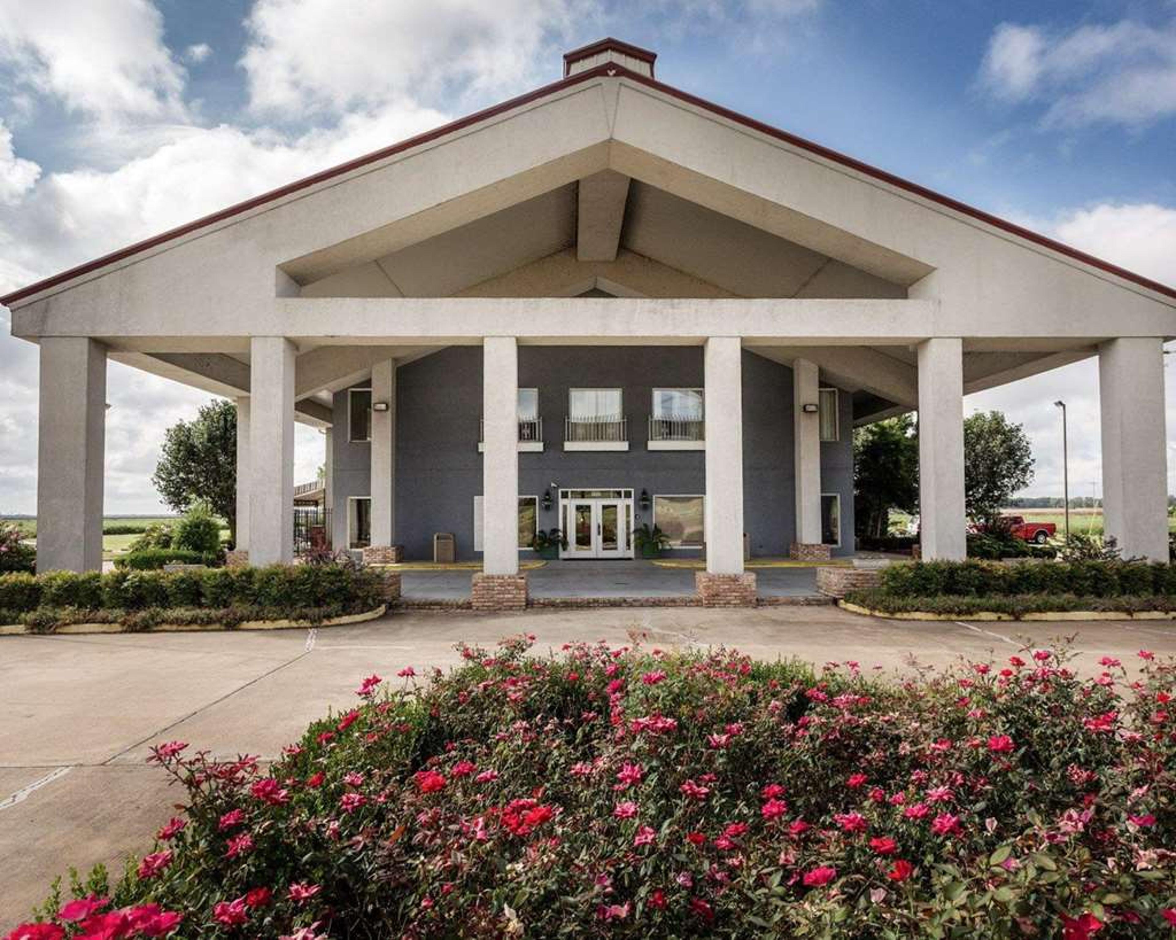 QUALITY INN ROBINSONVILLE