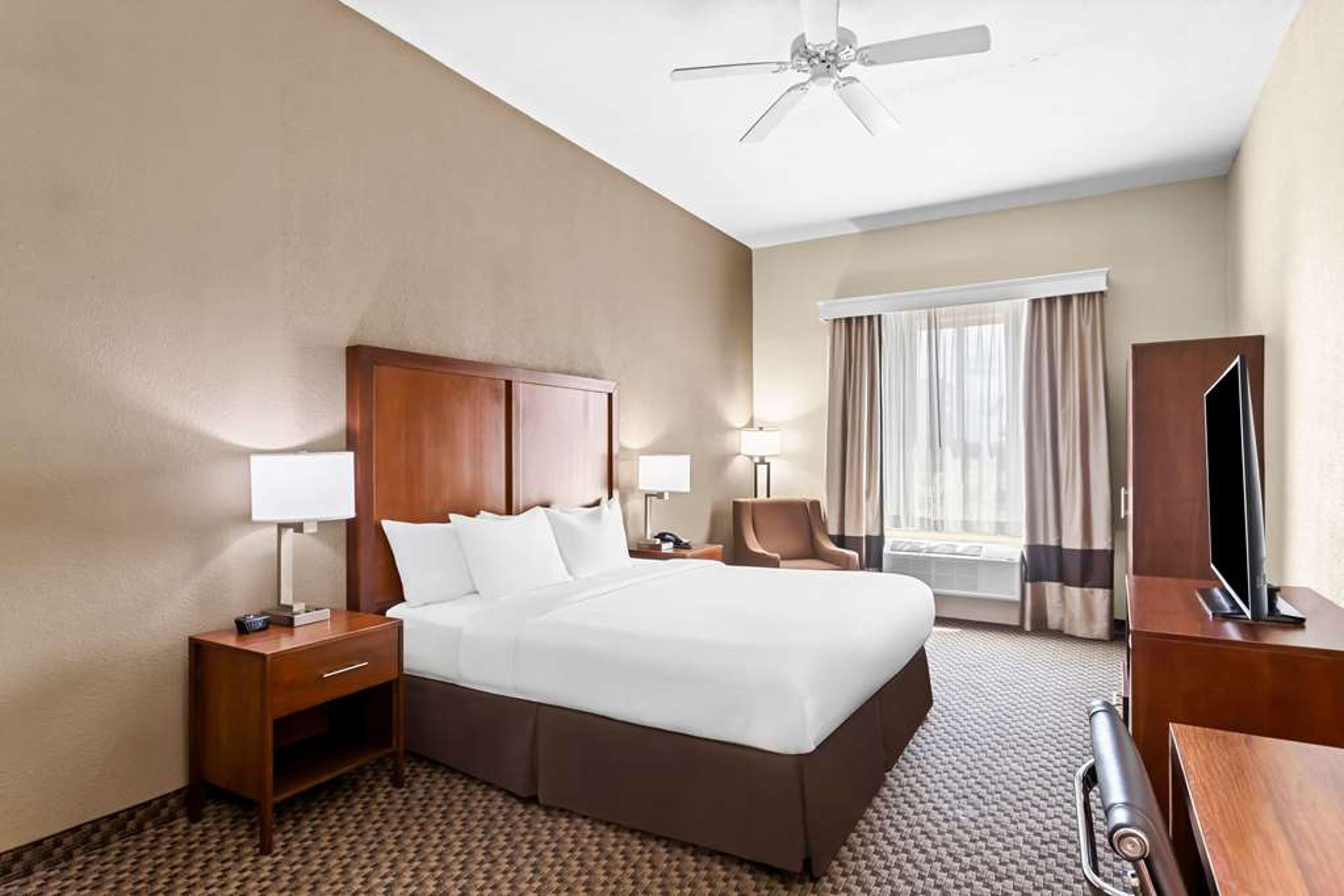COMFORT INN AND SUITES GRENADA