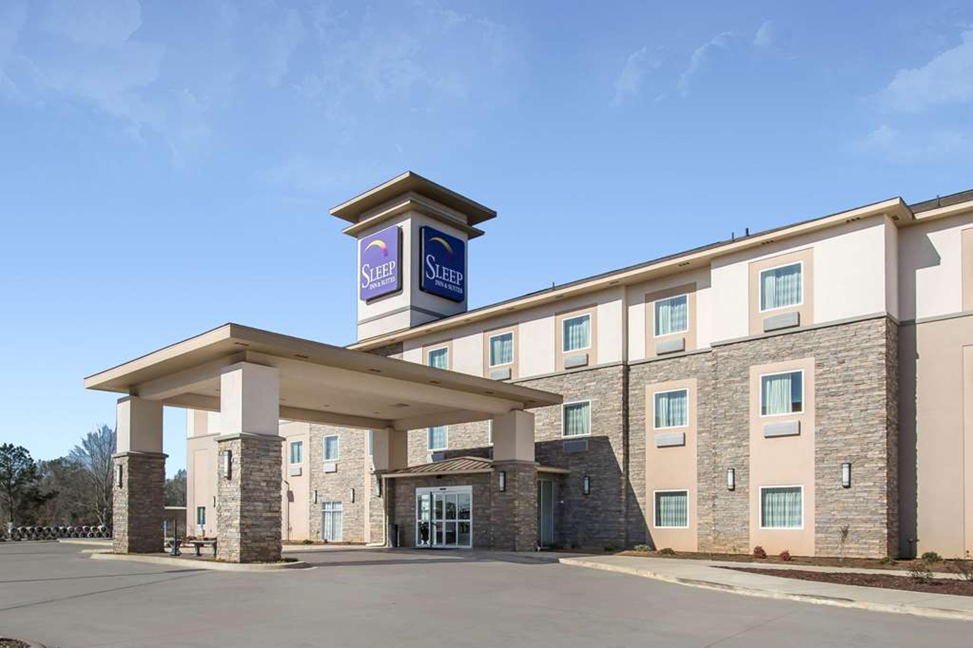 SLEEP INN AND SUITES MERIDIAN - BON