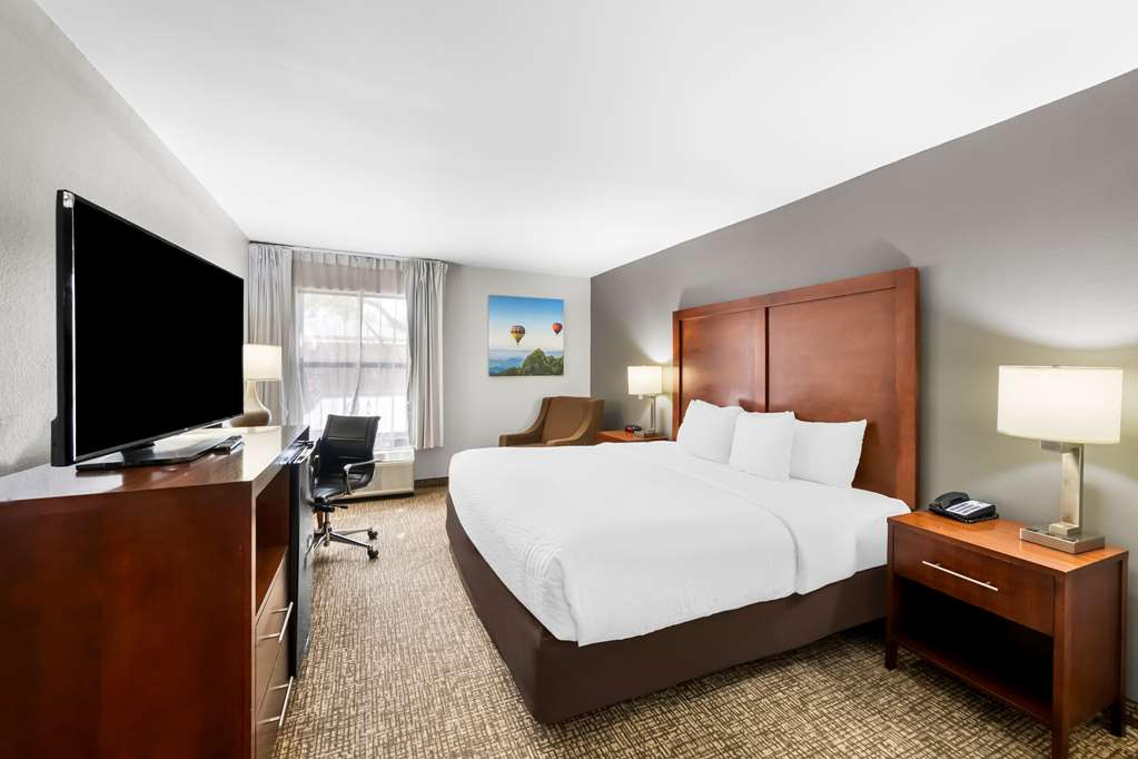 CLARION POINTE APEX - HOLLY SPRINGS