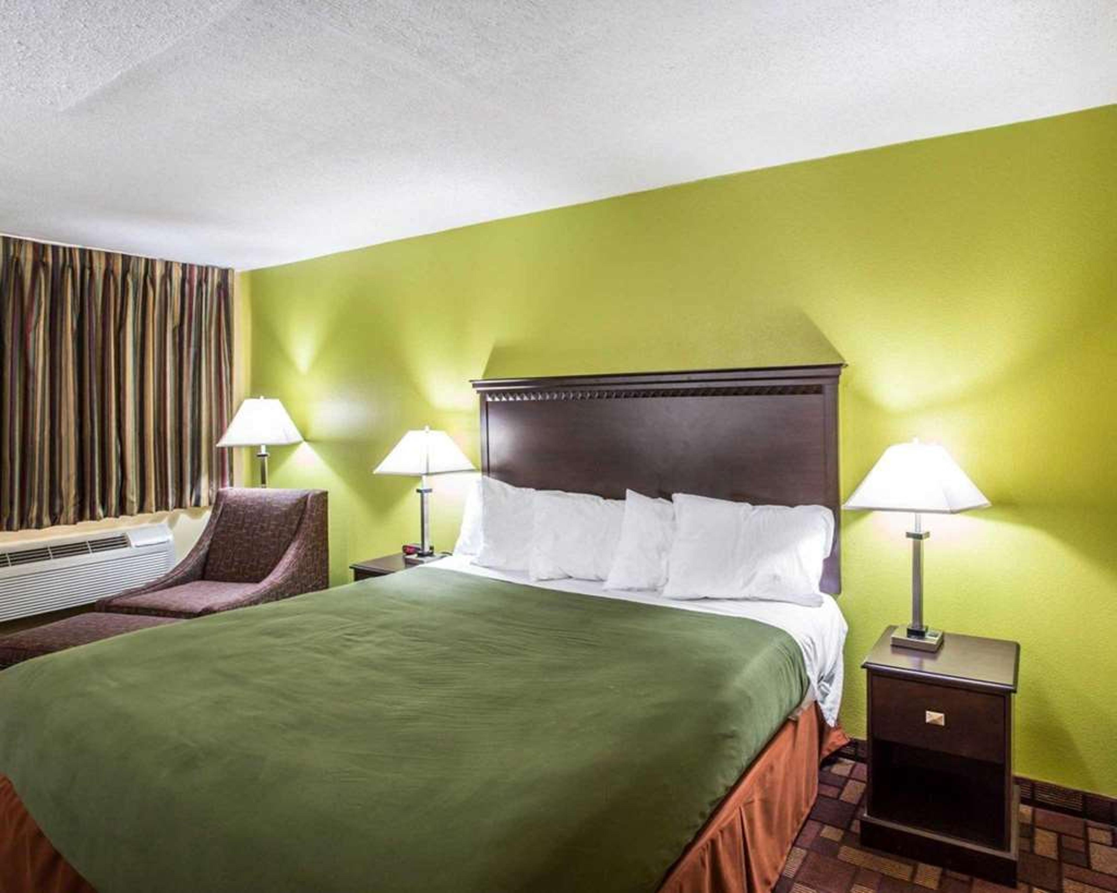 ECONO LODGE BILTMORE