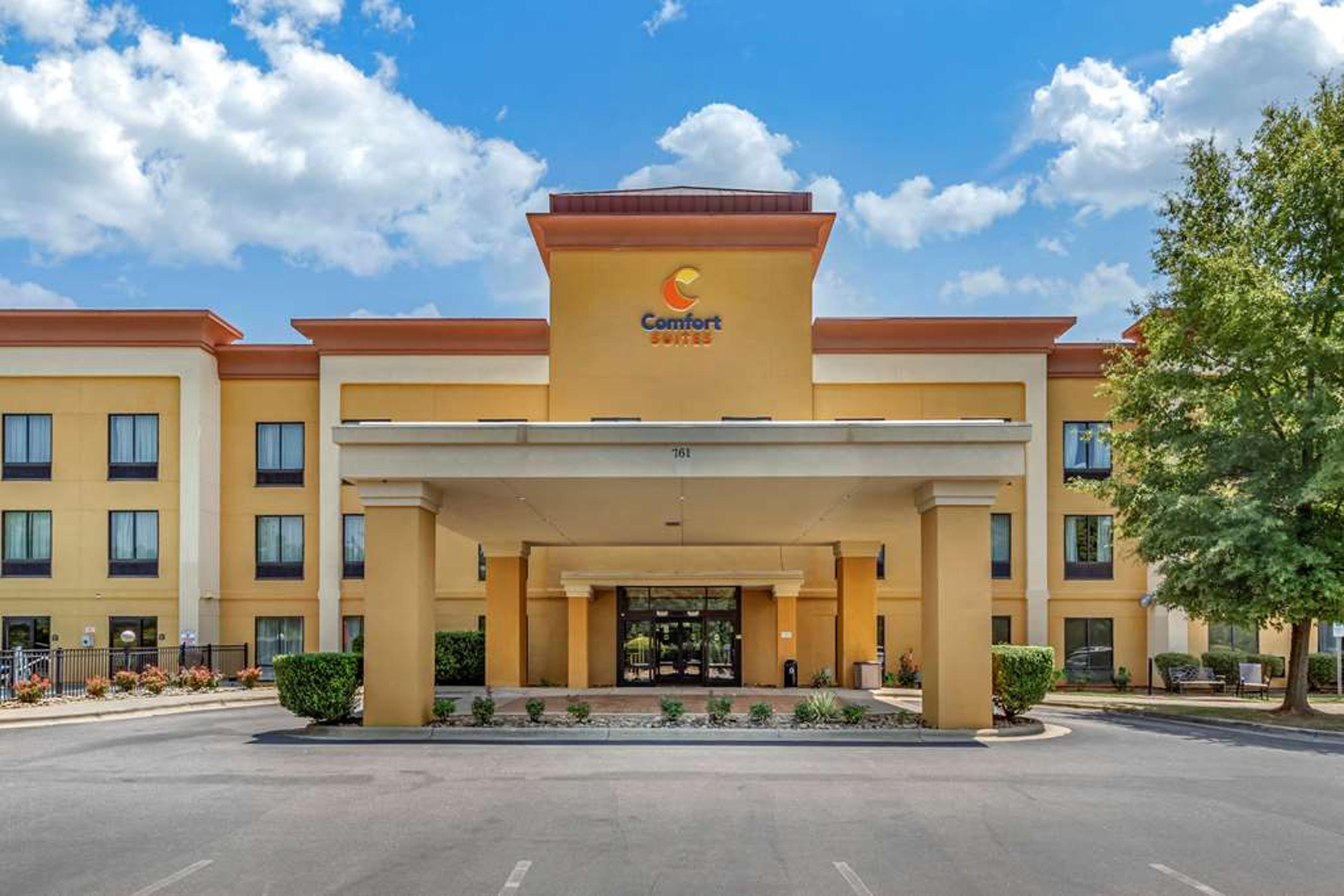 COMFORT SUITES CLAYTON - GARNER