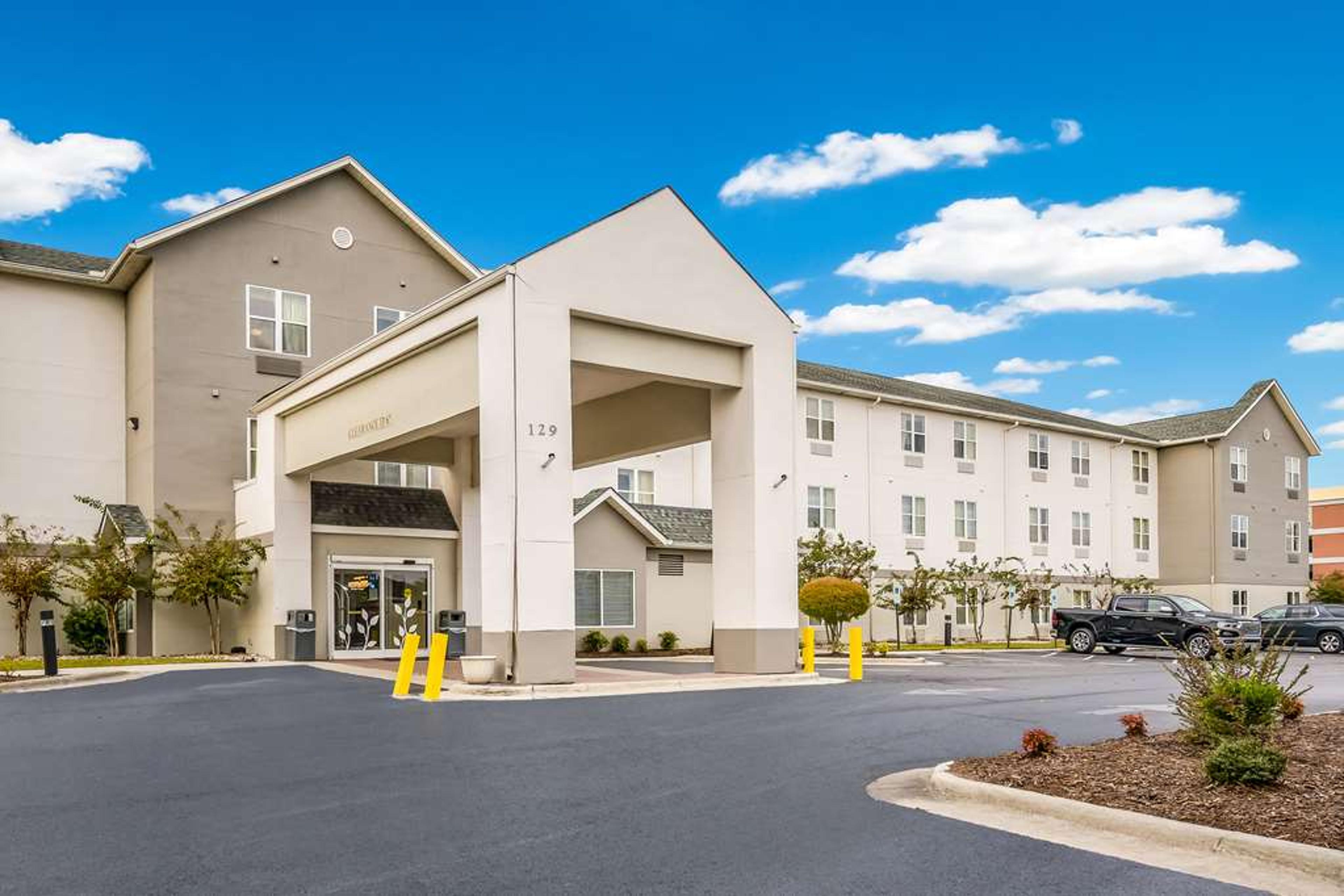 SLEEP INN AND SUITES JACKSONVILLE N