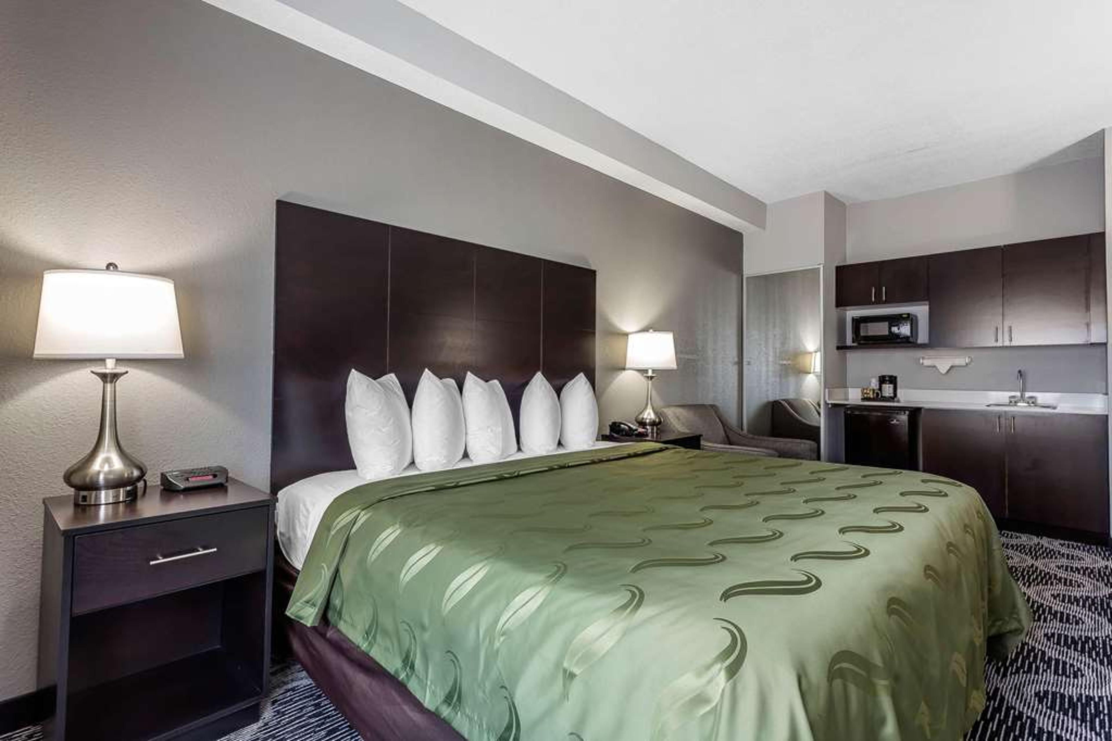 QUALITY SUITES PINEVILLE - CHARLOTT