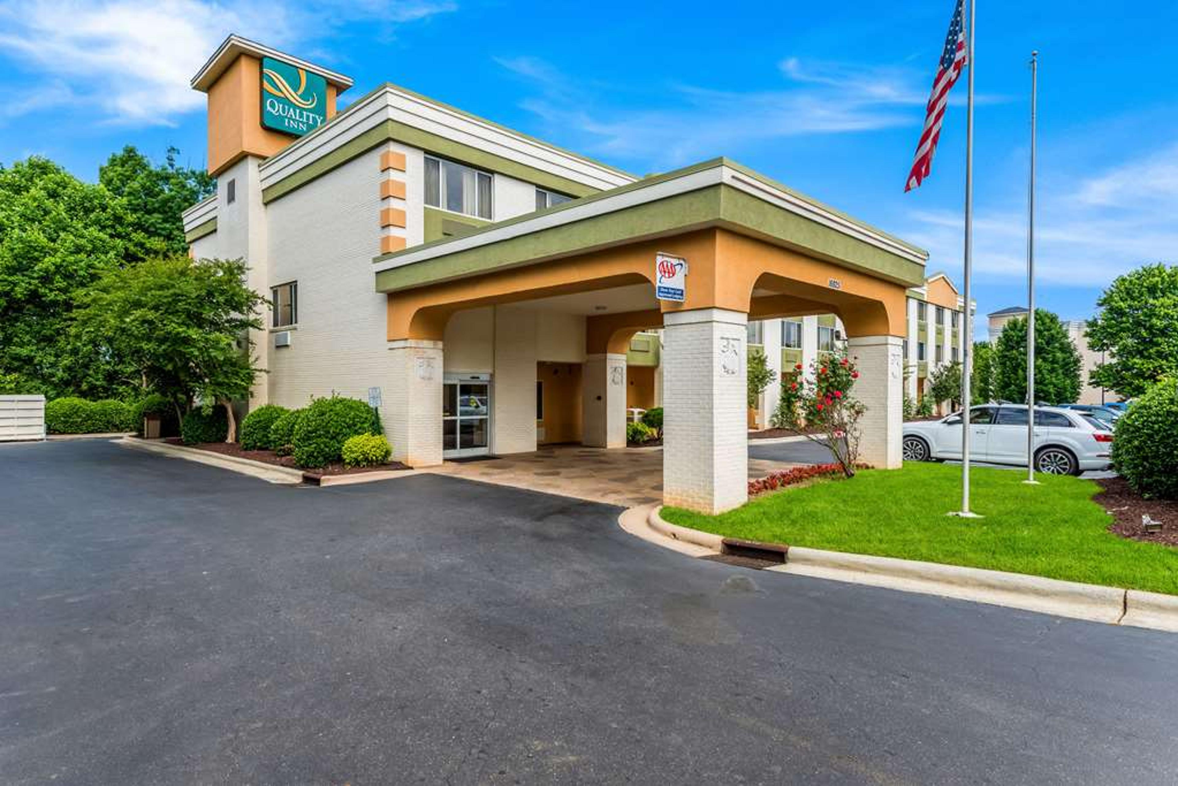 QUALITY INN HUNTERSVILLE NEAR LAKE