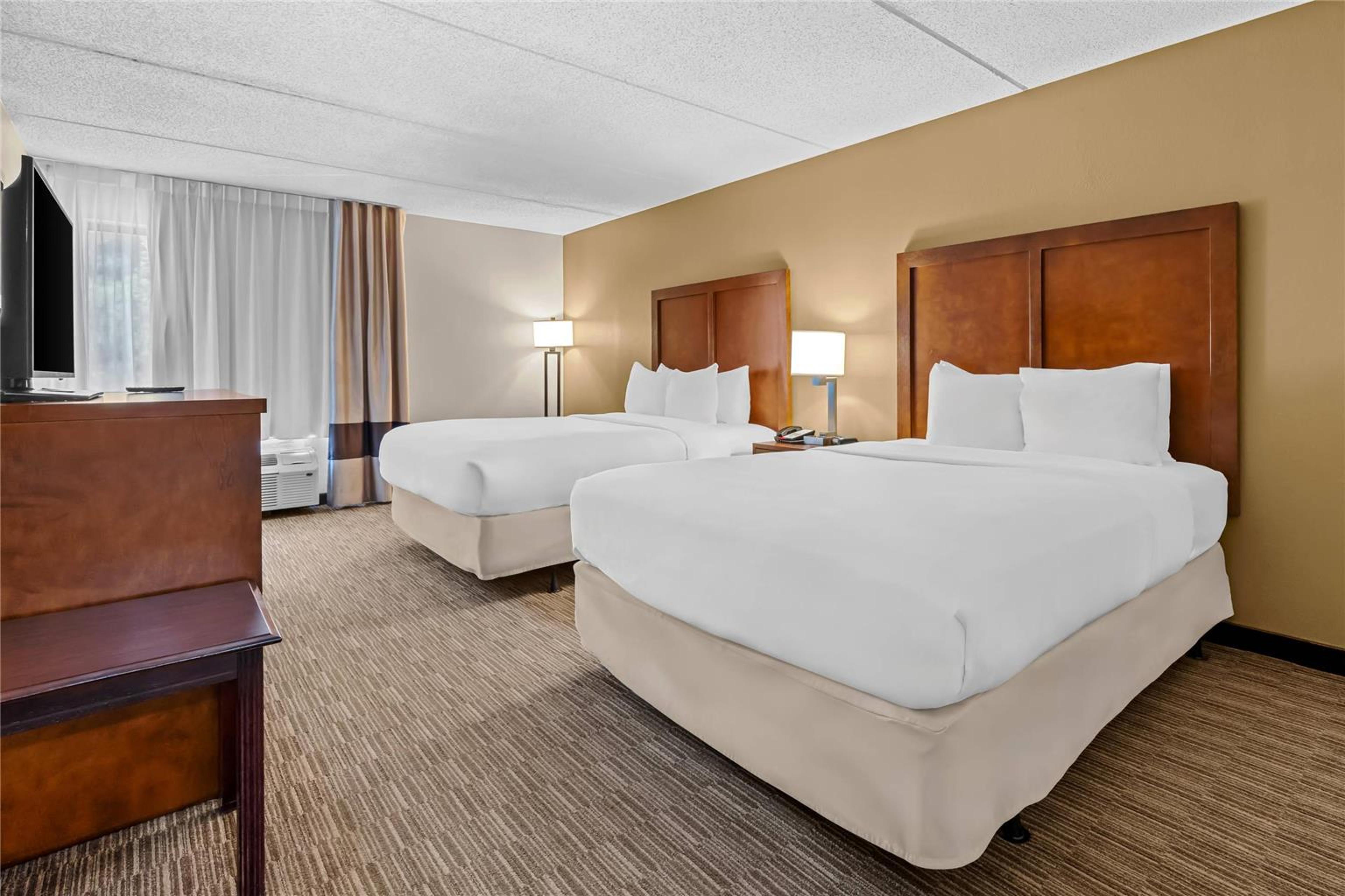COMFORT INN AND SUITES OXFORD