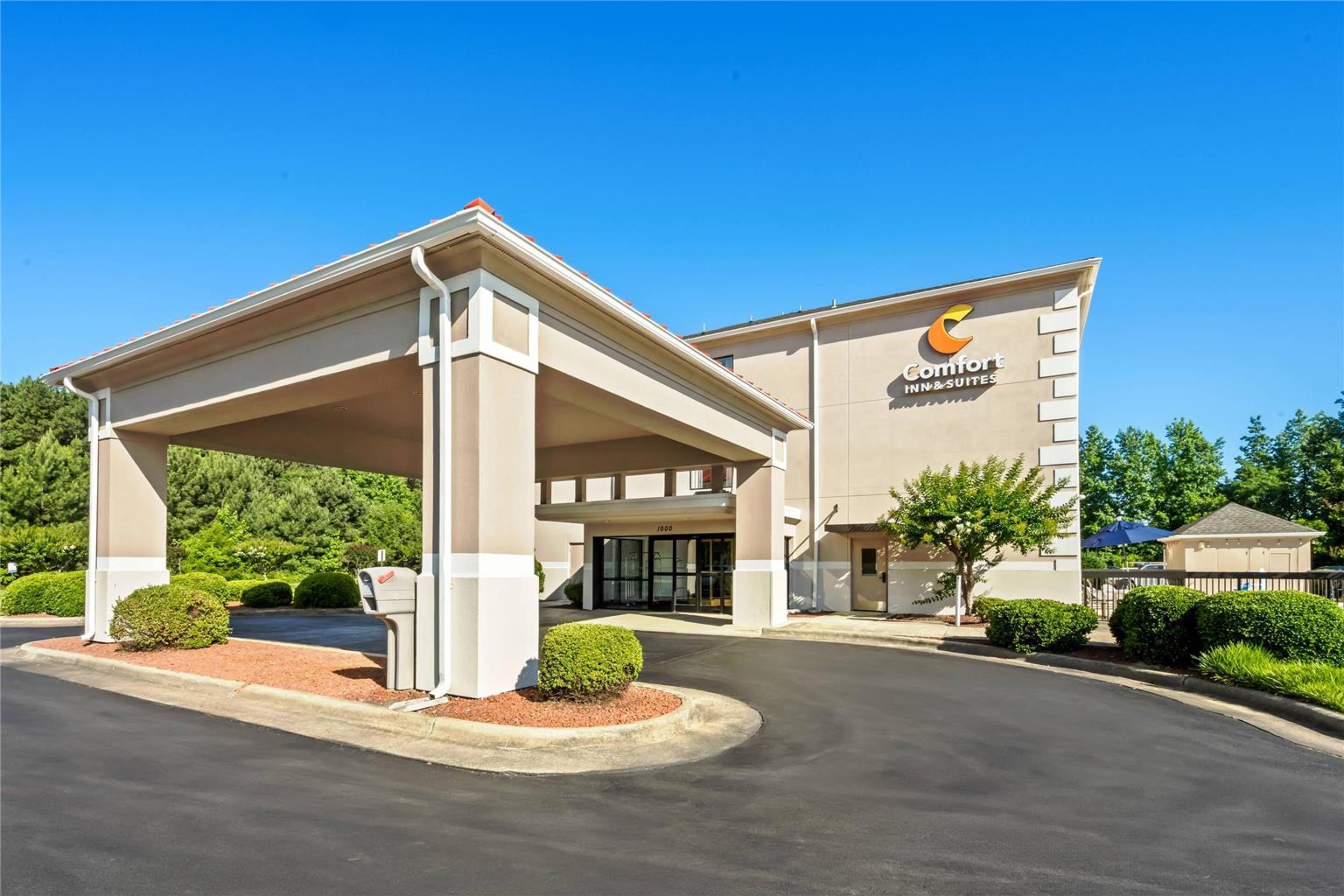 COMFORT INN AND SUITES OXFORD