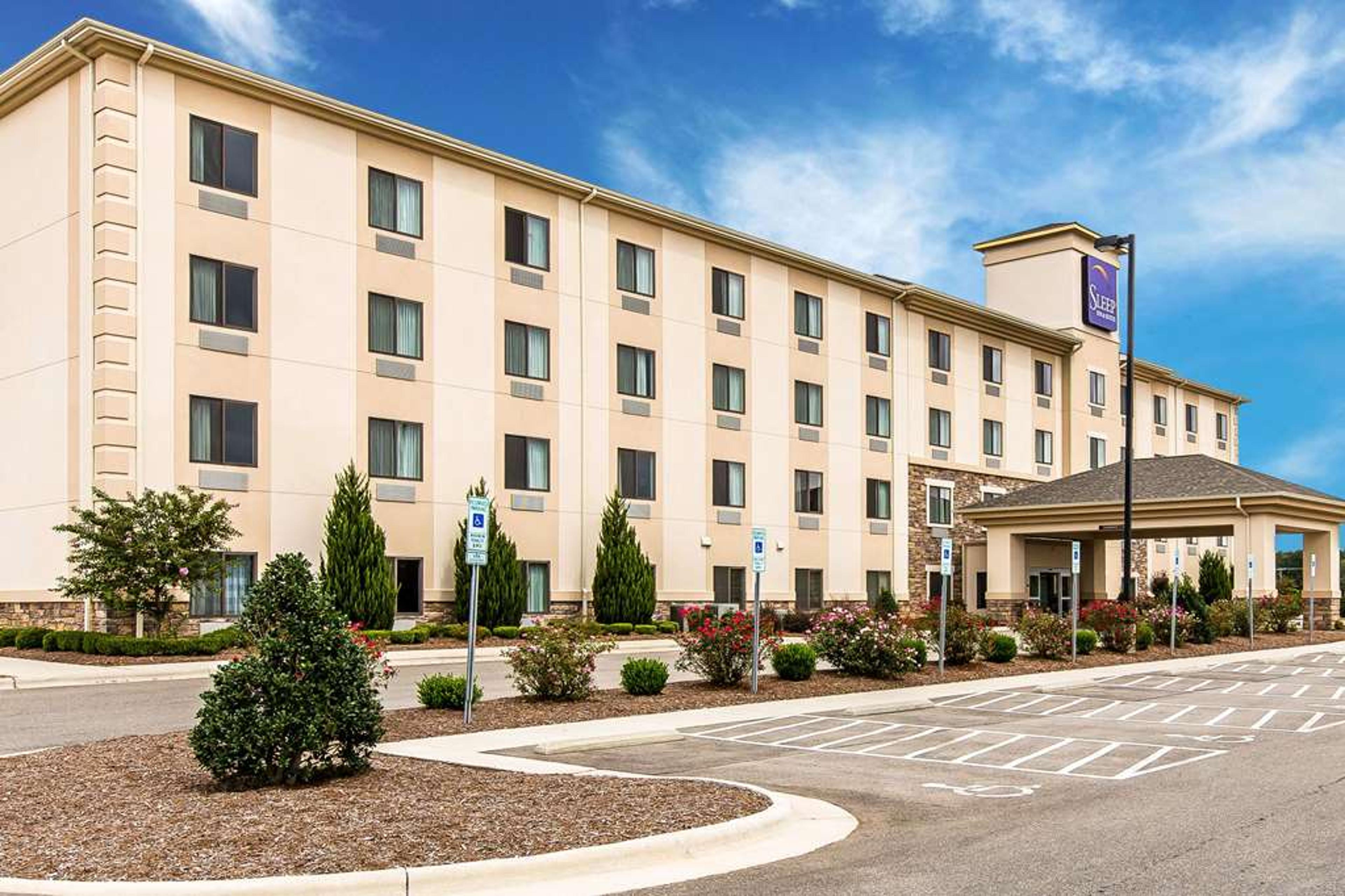 SLEEP INN AND SUITES MOUNT OLIVE NO