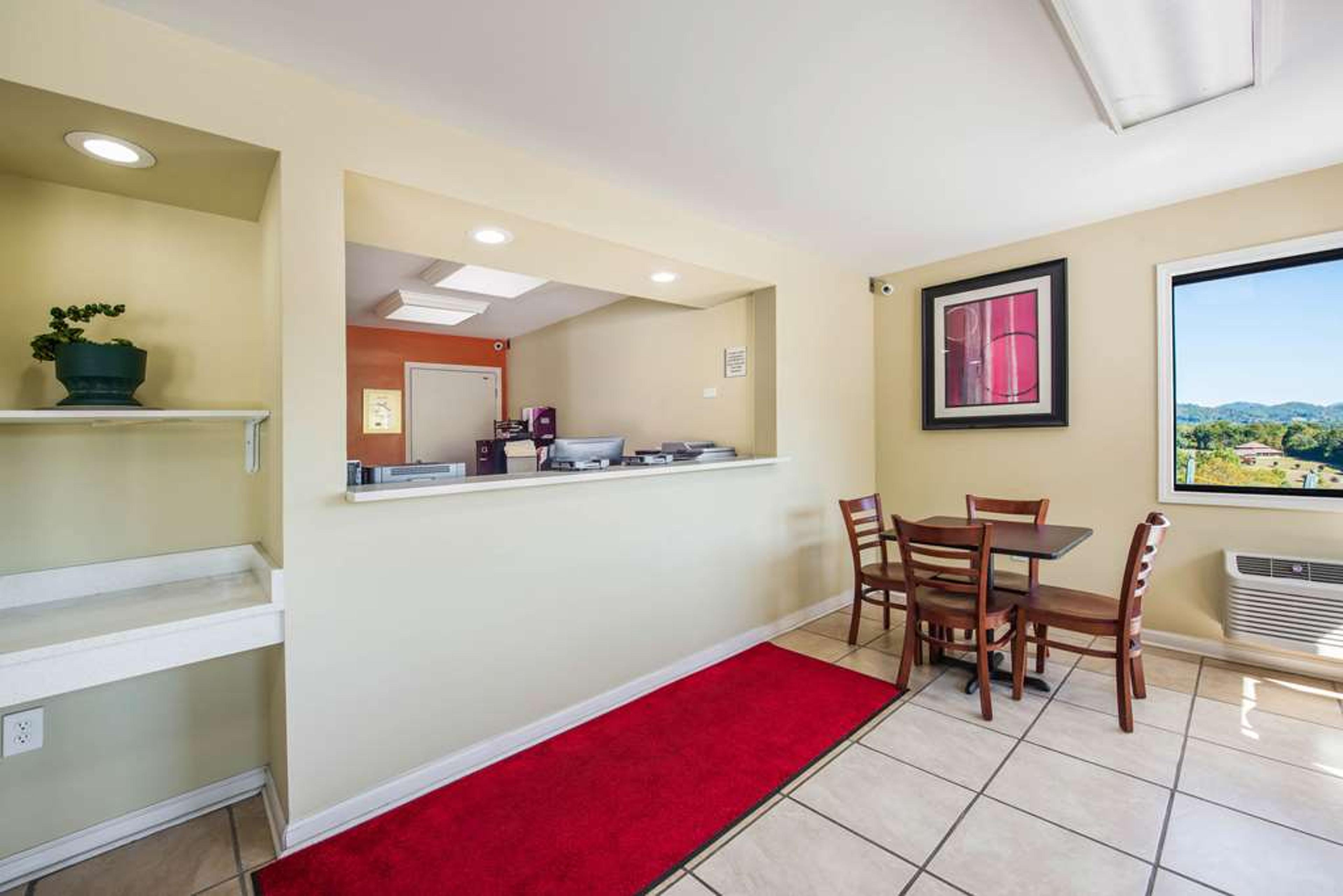 ECONO LODGE WAYNESVILLE