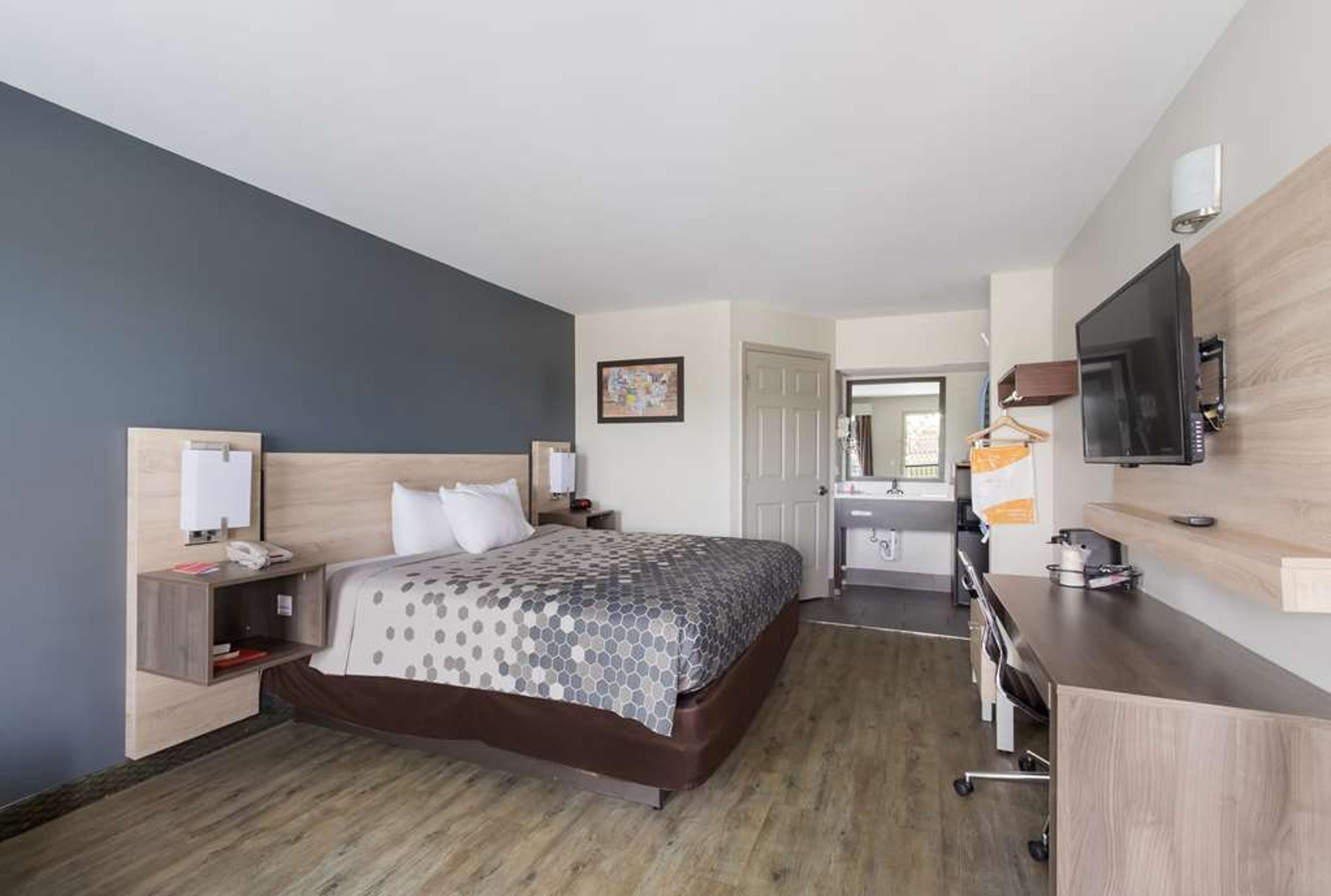 ECONO LODGE