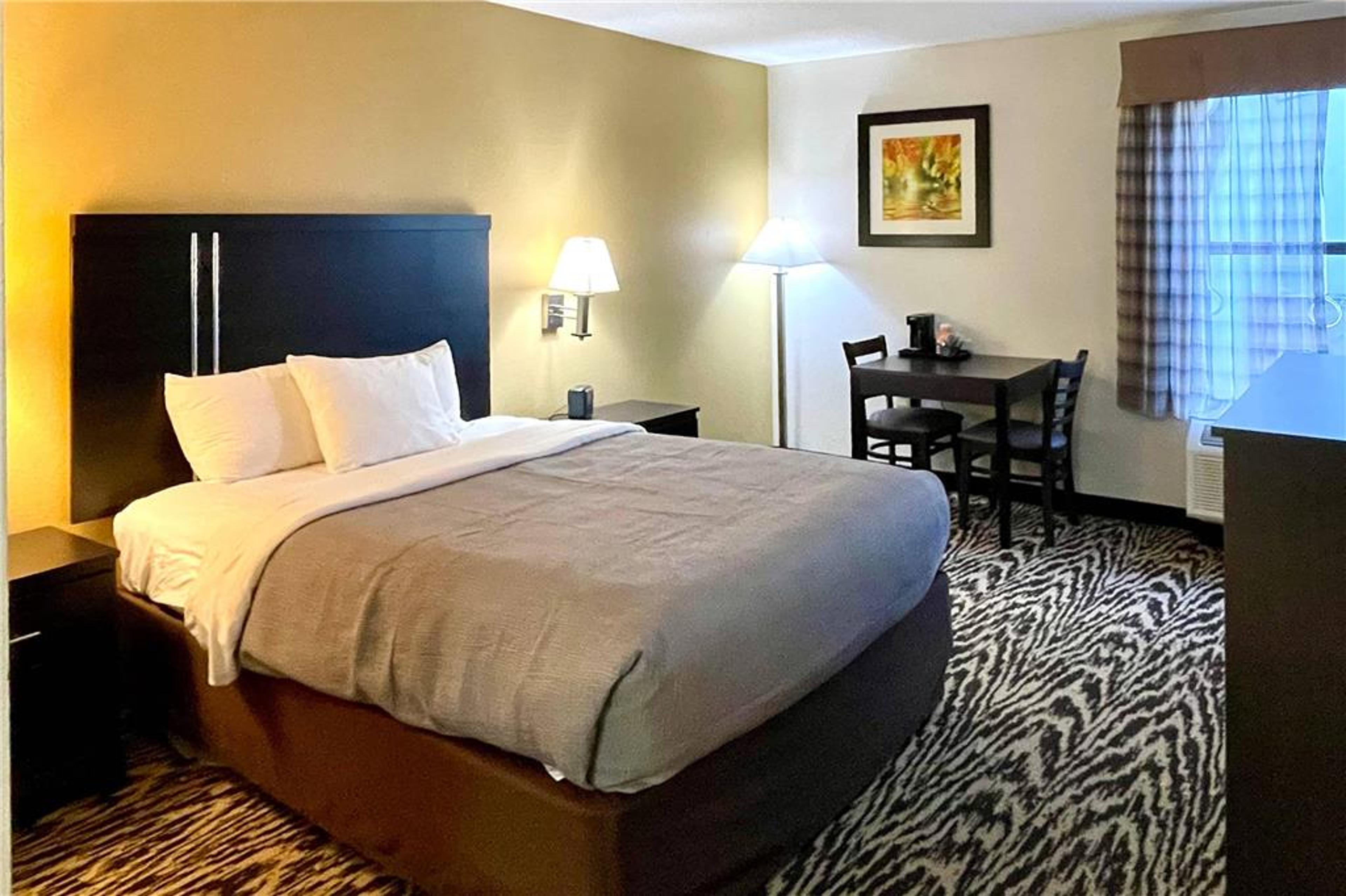 QUALITY INN AND SUITES CLEMMONS I-4