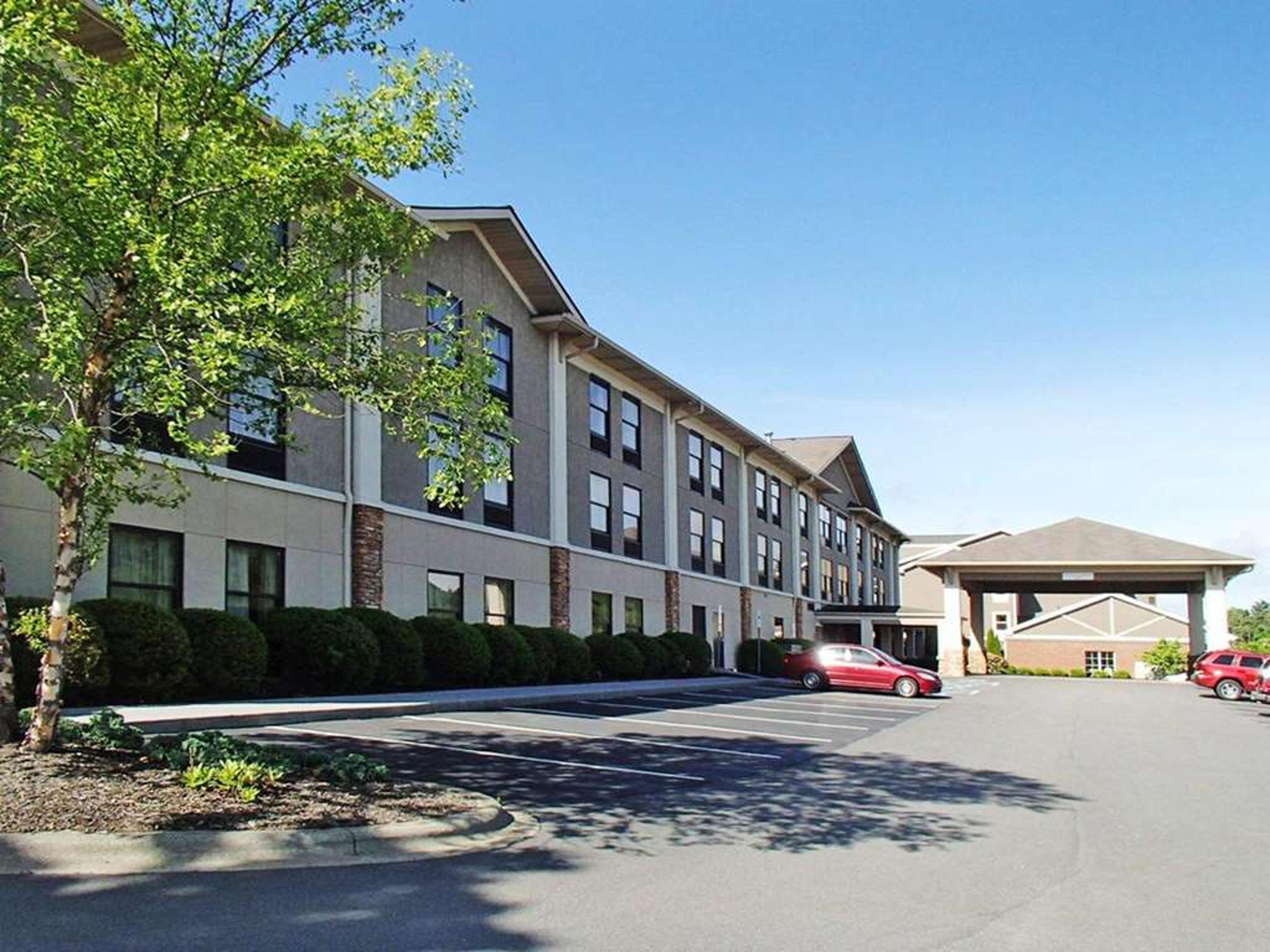 QUALITY INN AND SUITES BOONE - UNIV