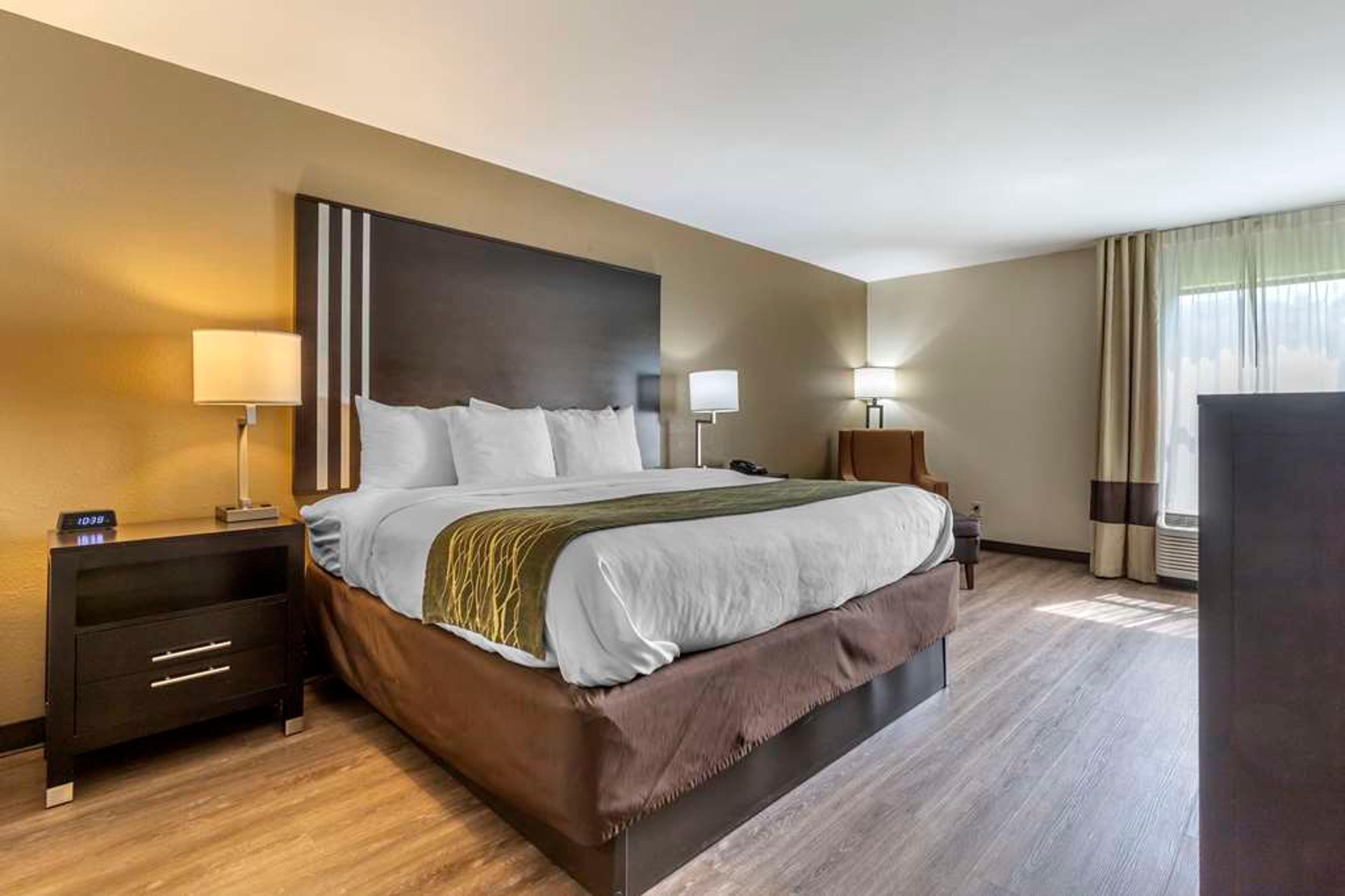 COMFORT INN