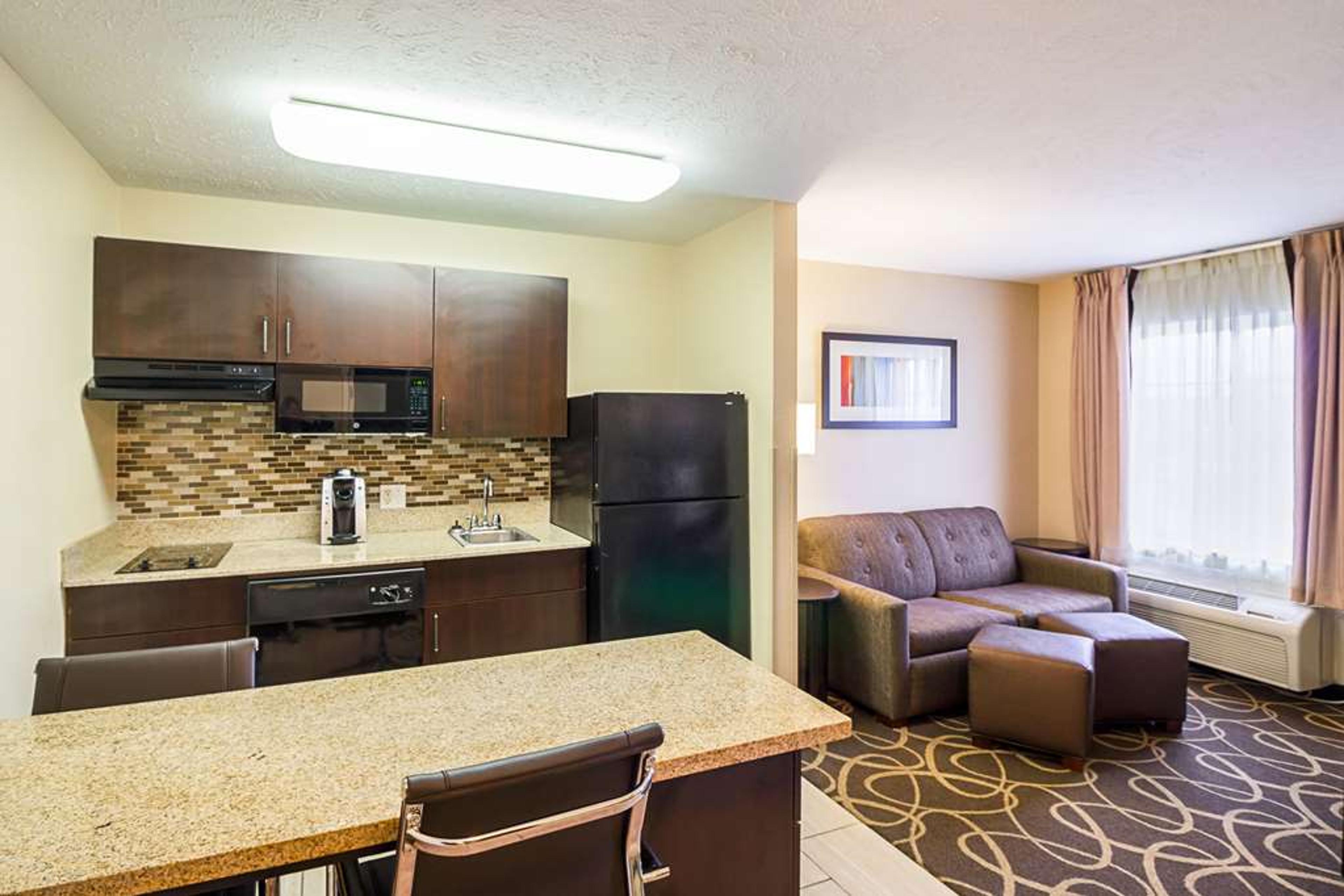 MAINSTAY SUITES FARGO - I-94 MEDICA
