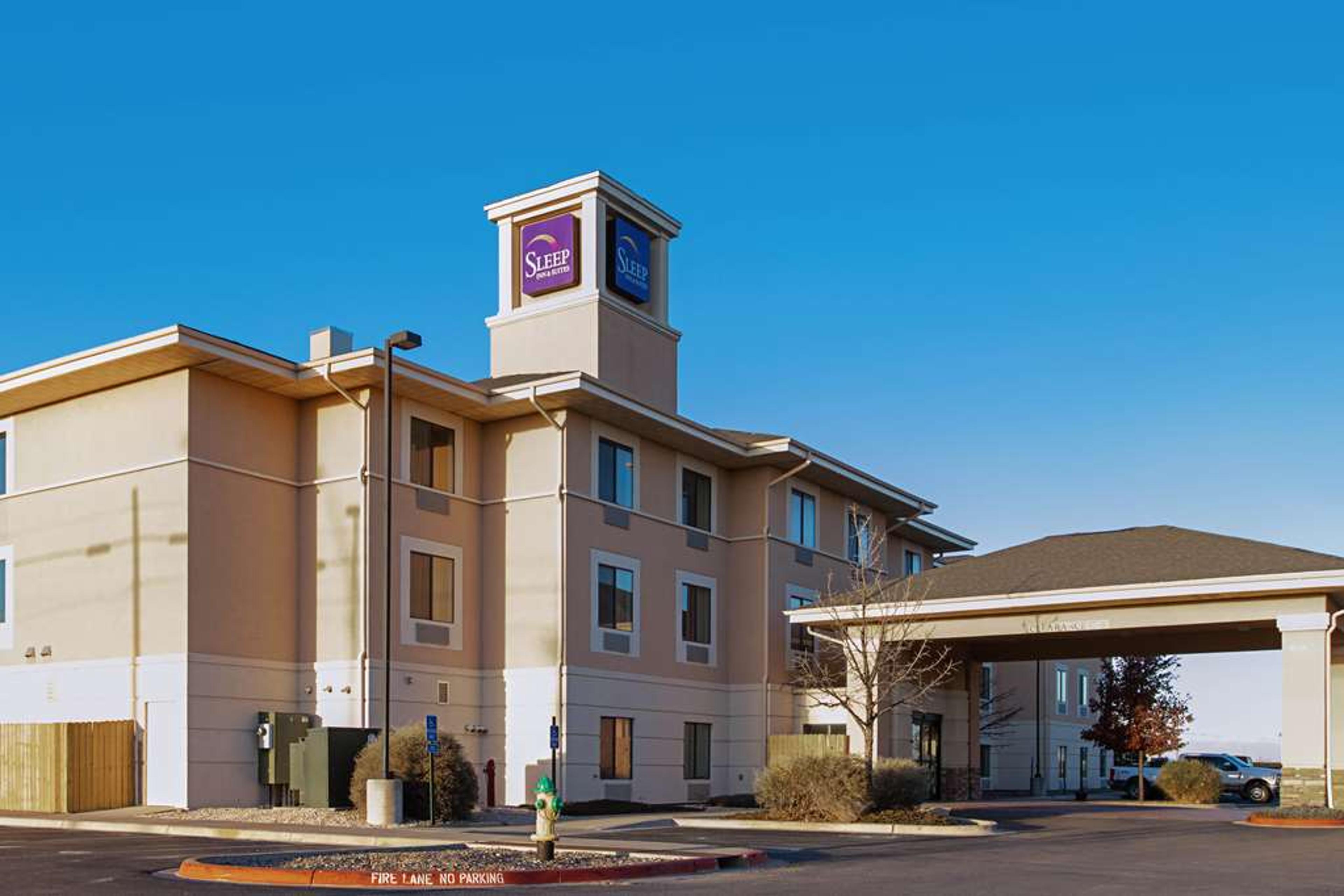 SLEEP INN AND SUITES