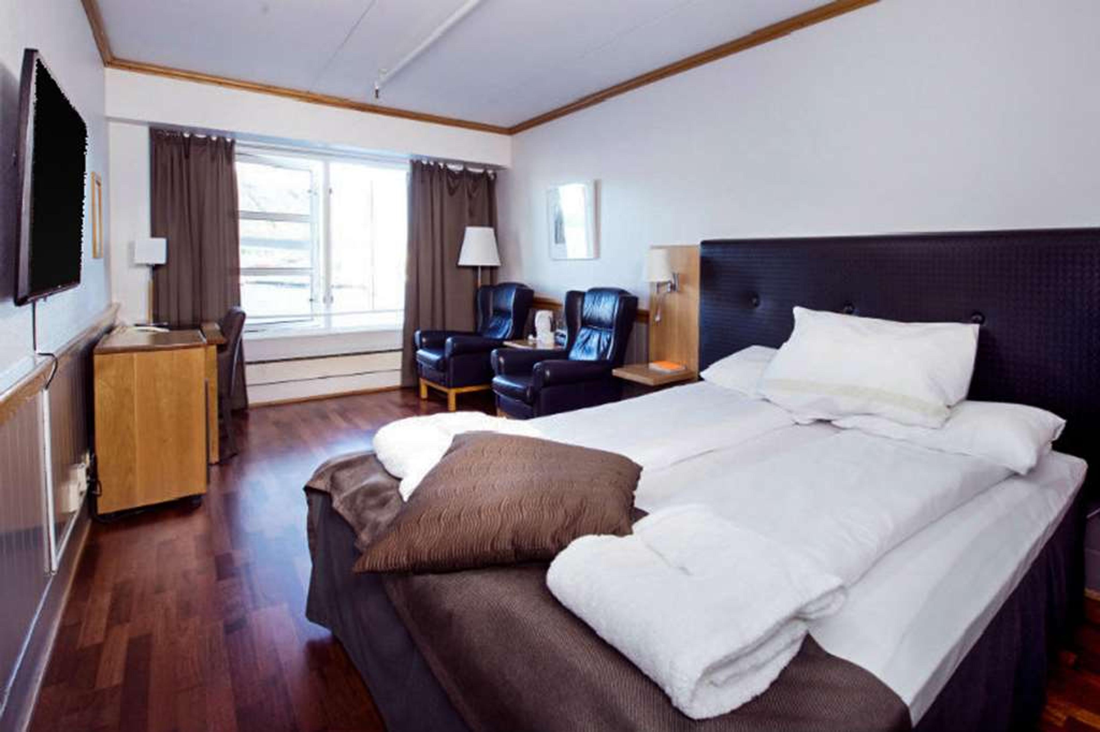 HOME HOTEL WITH