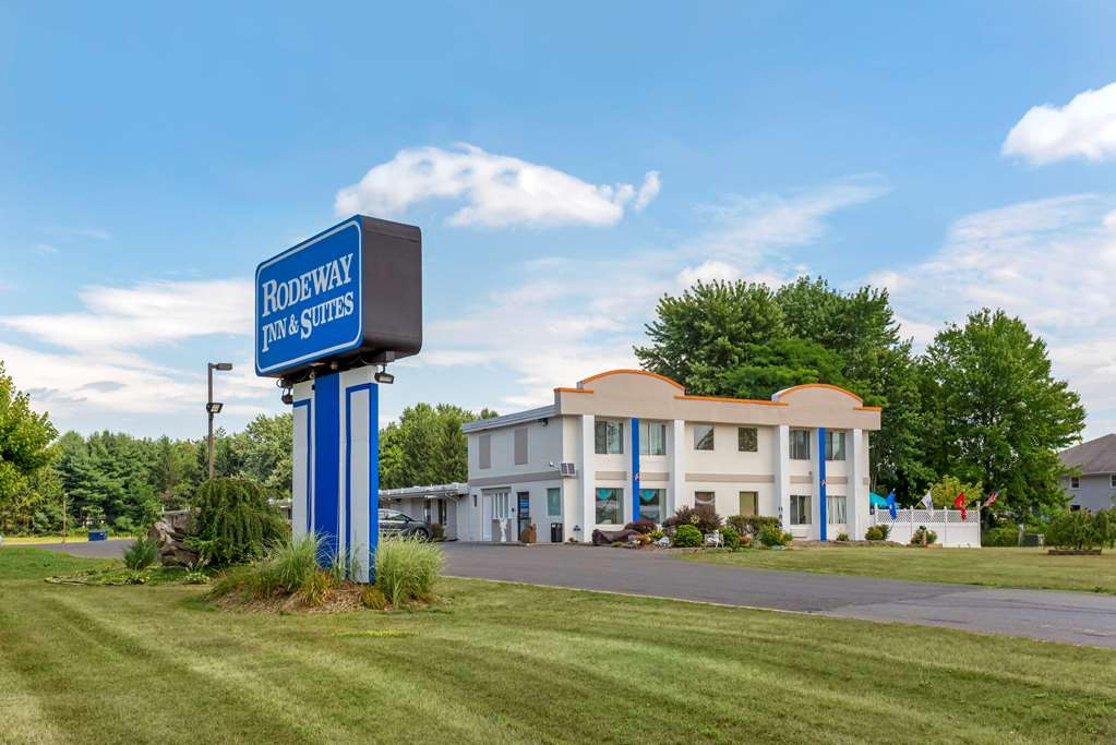 RODEWAY INN AND SUITES NEW PALTZ