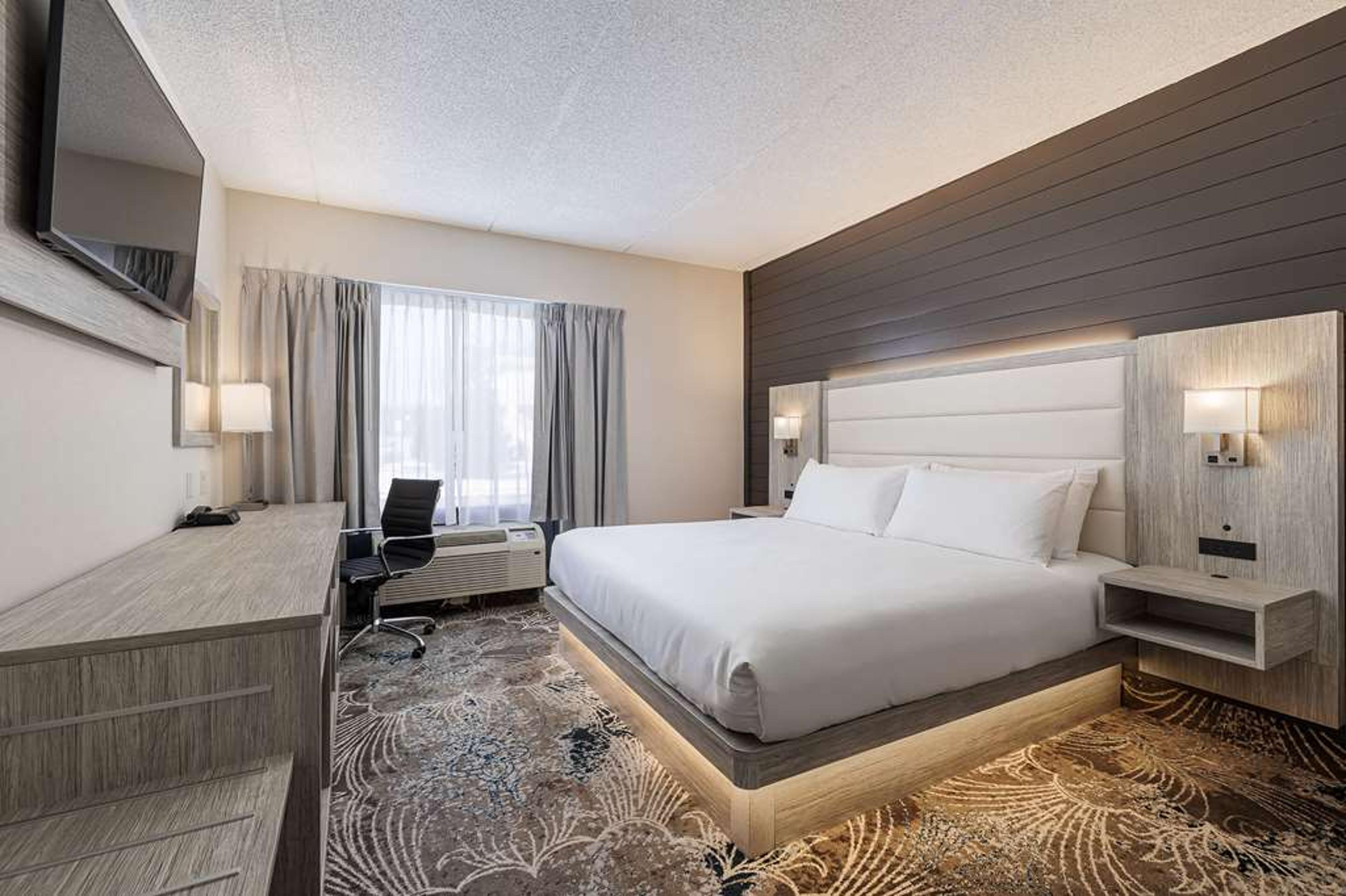 OAKFIELD HOTEL AND SUITES AN ASCEND