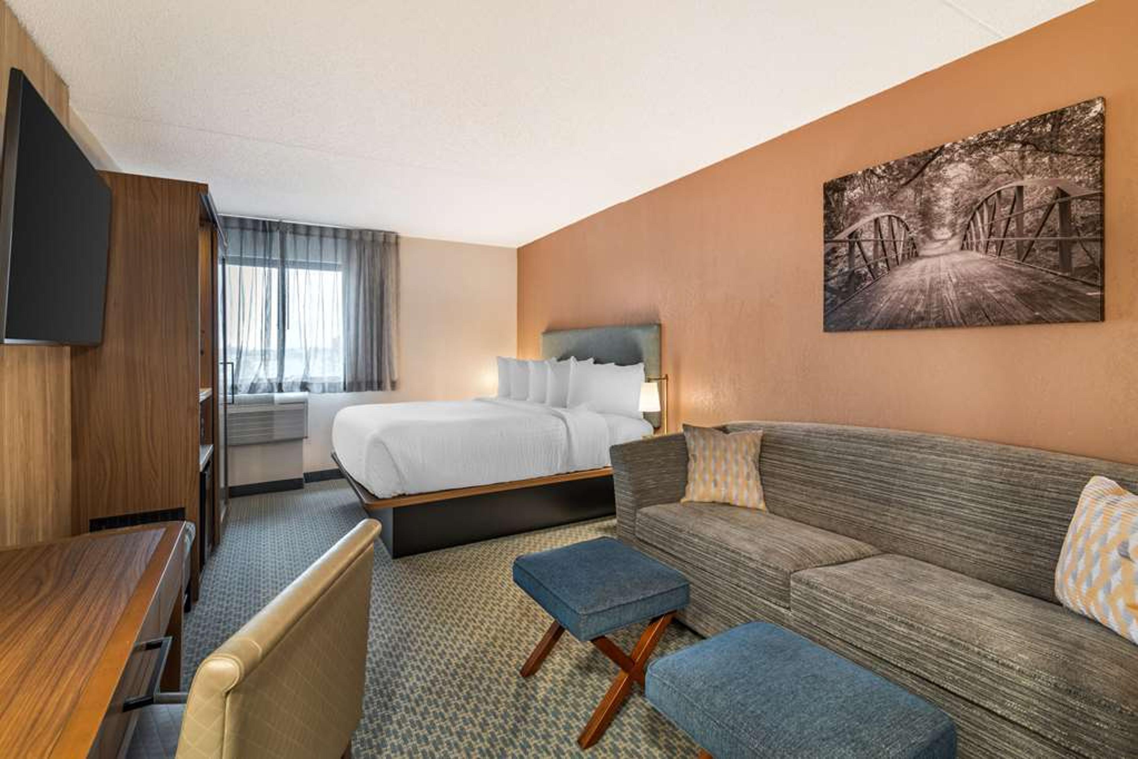 THE CLOCKTOWER HOTEL AT CENTURY HOU