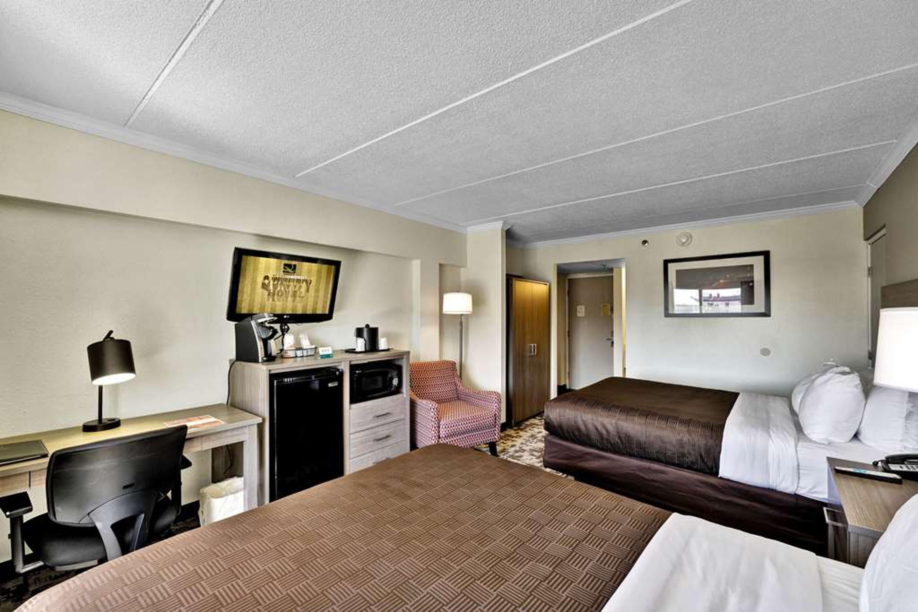 QUALITY HOTEL & SUITES AT THE FALLS
