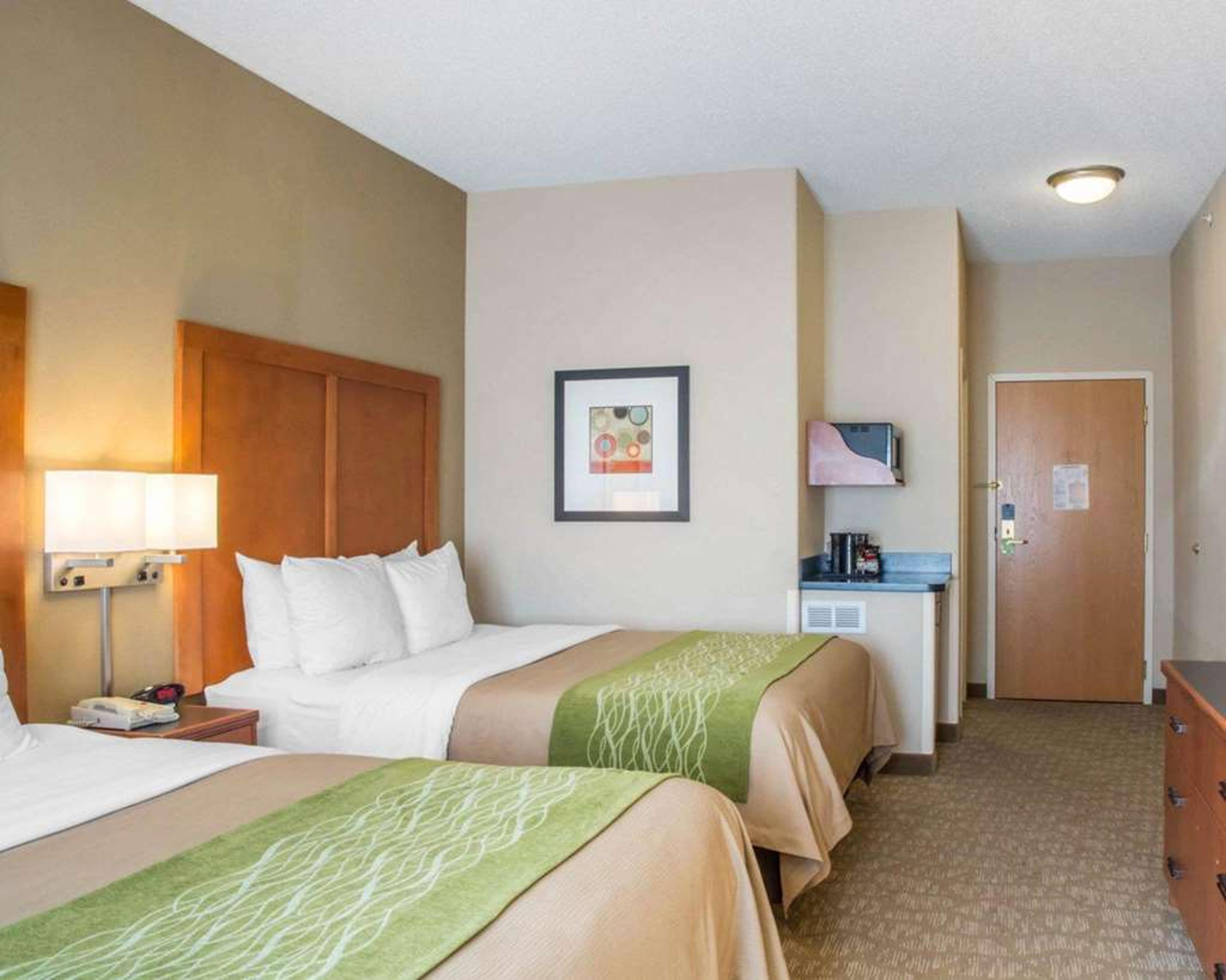 COMFORT INN AND SUITES WEST CHESTER