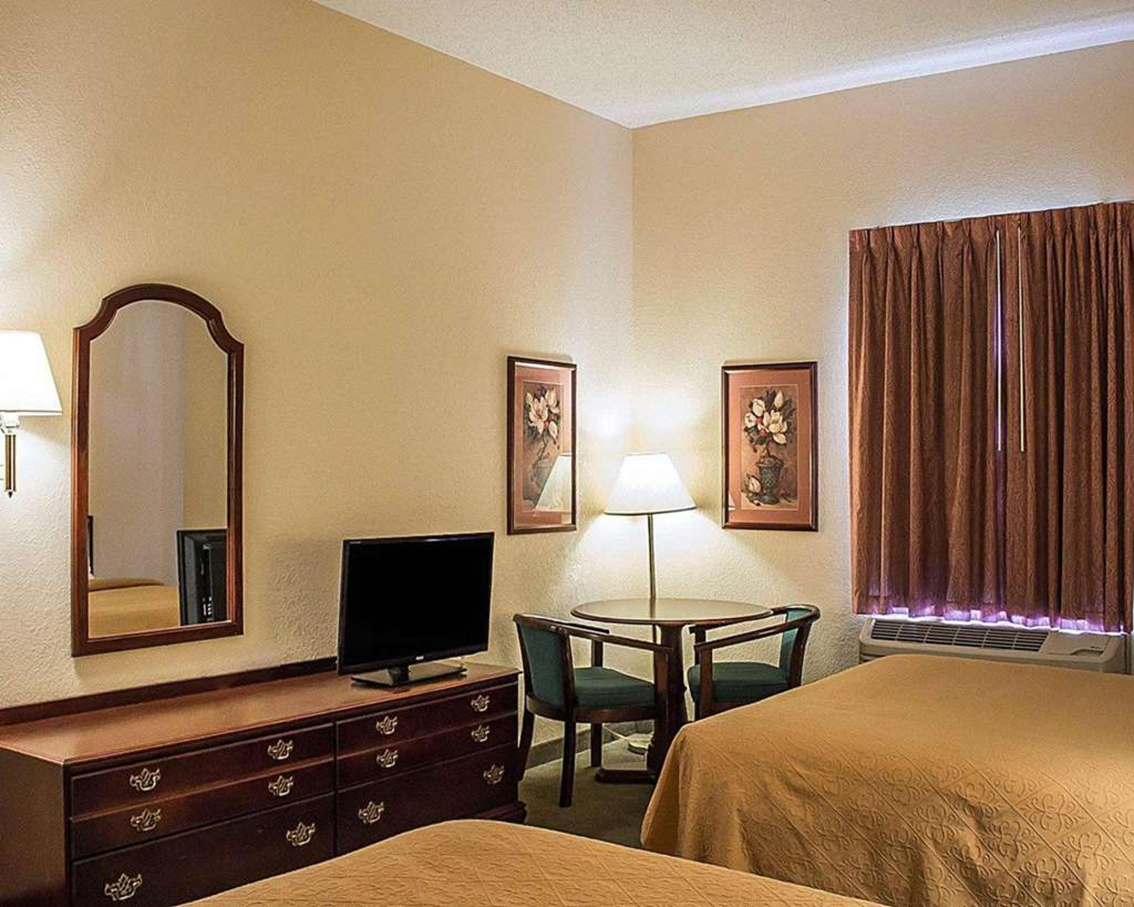QUALITY INN AND SUITES BELLVILLE -