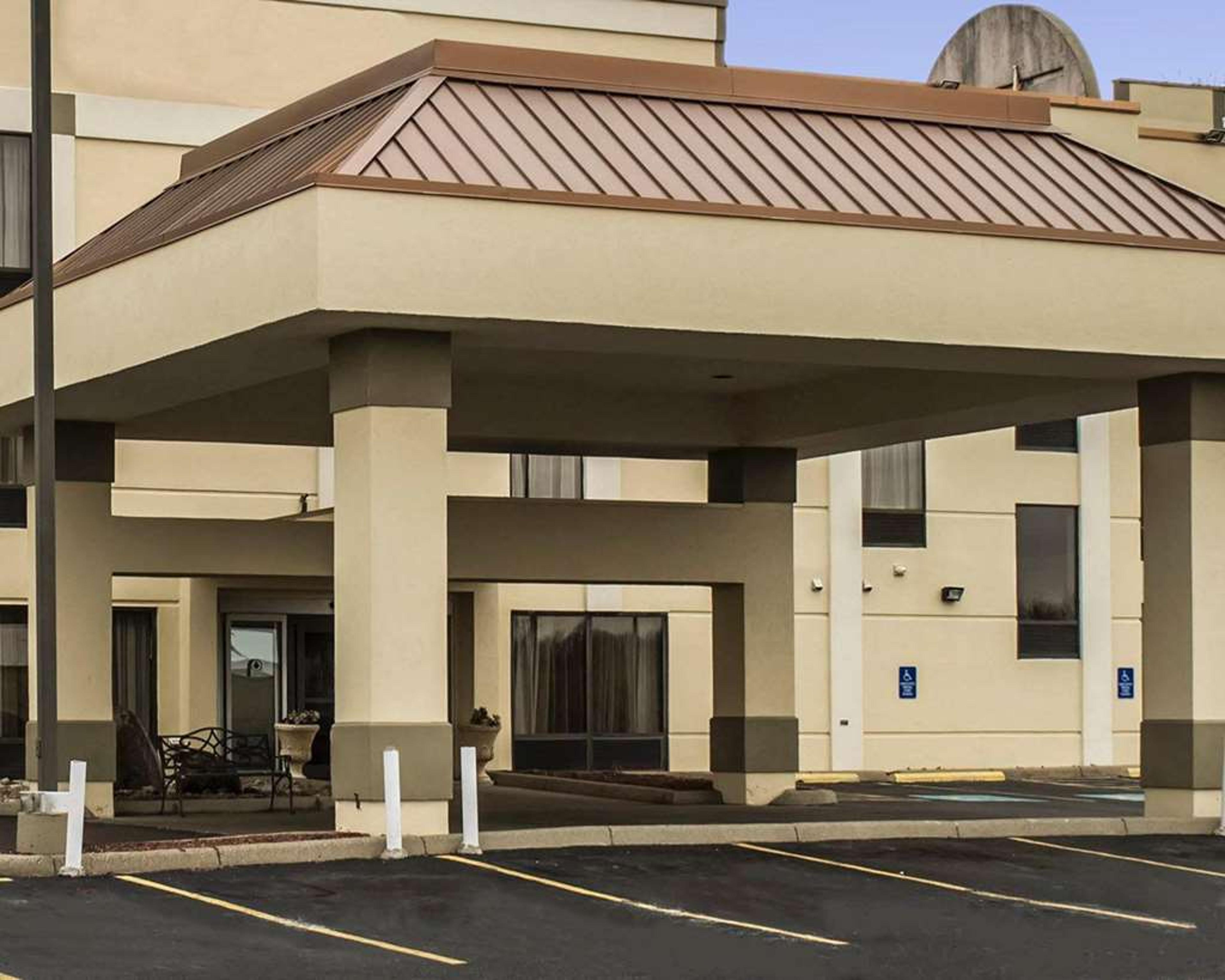 QUALITY INN AKRON