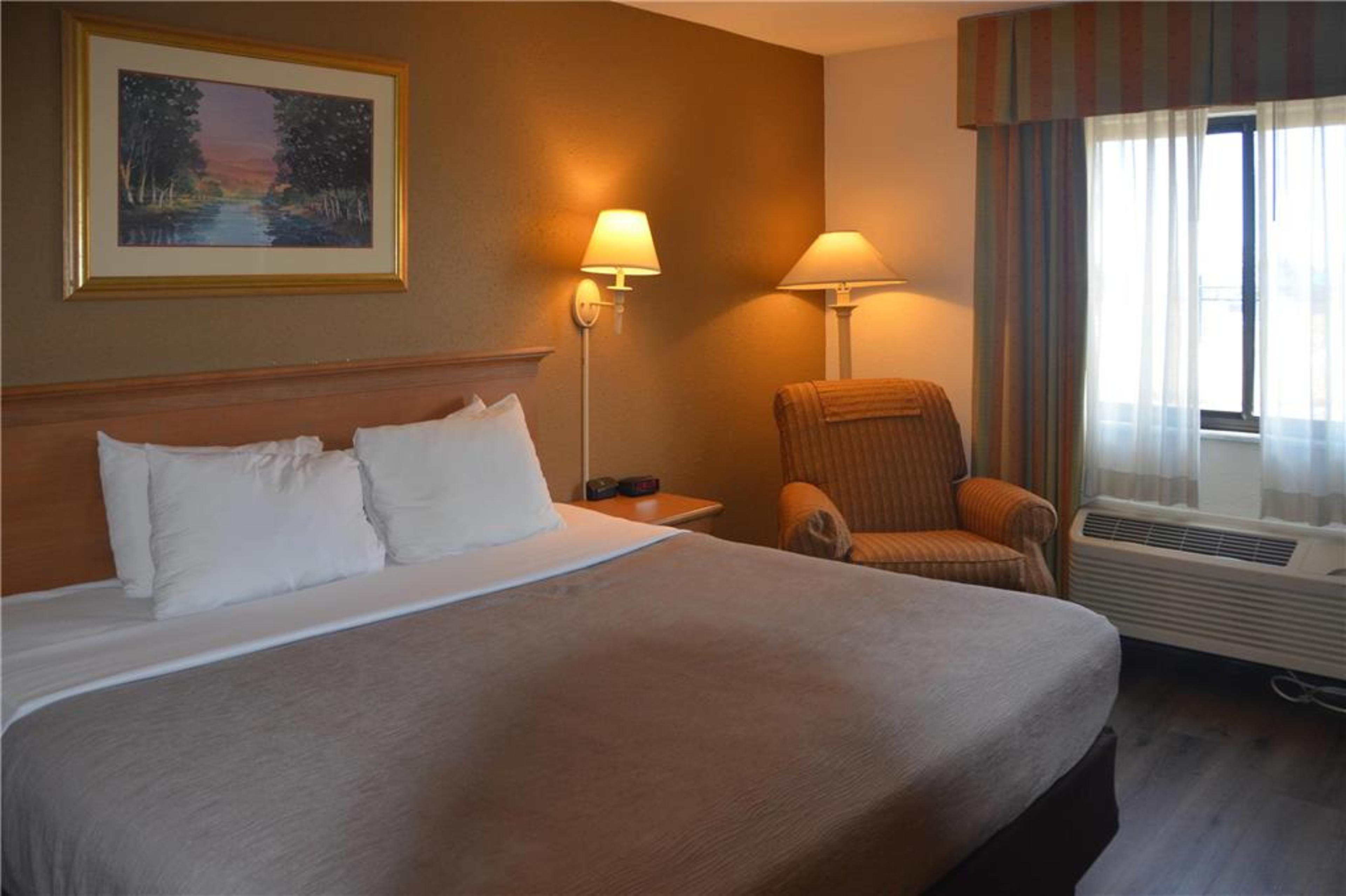 QUALITY INN PERRYSBURG