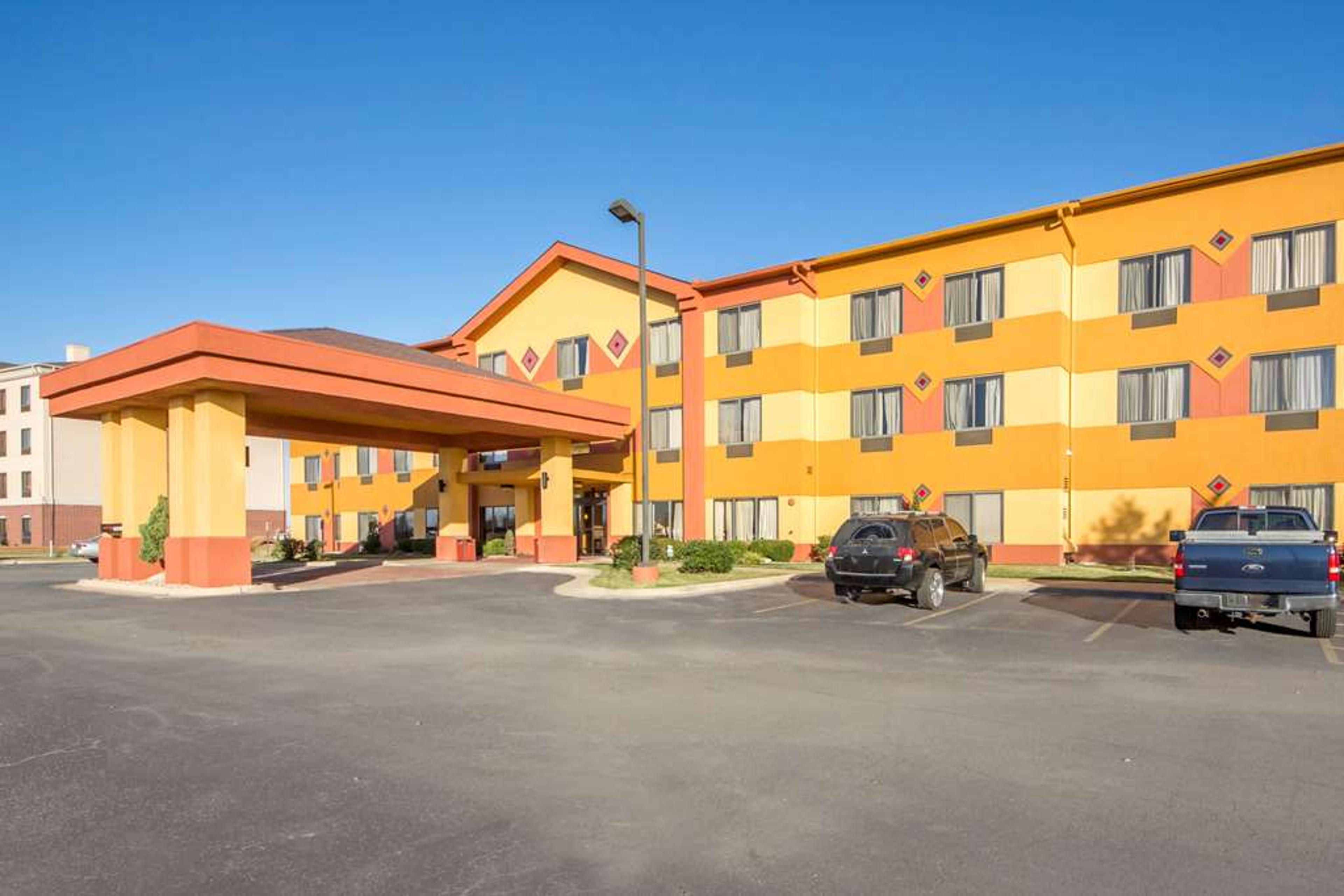 QUALITY INN AND SUITES MIDAMERICA I