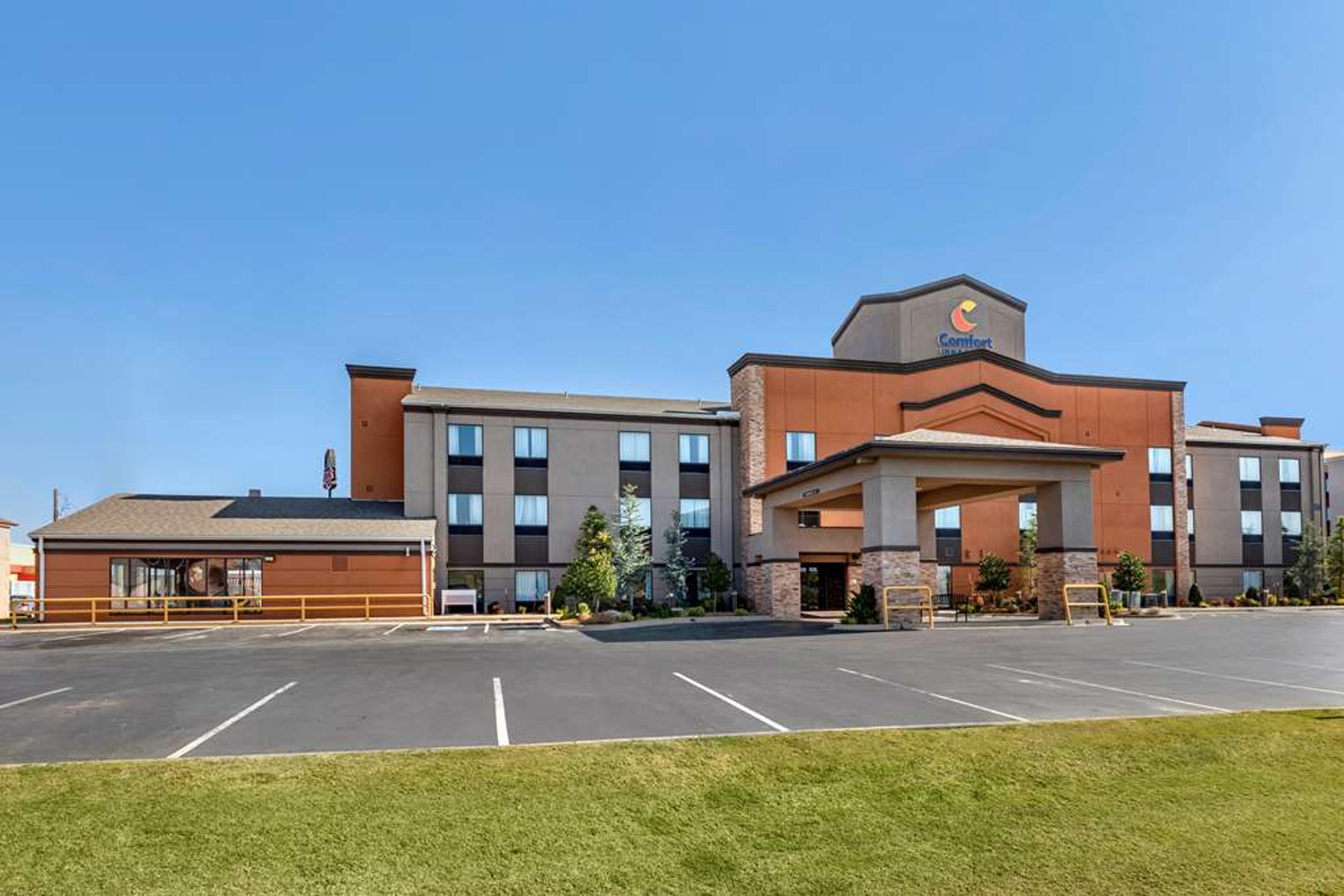 COMFORT INN AND SUITES PAULS VALLEY