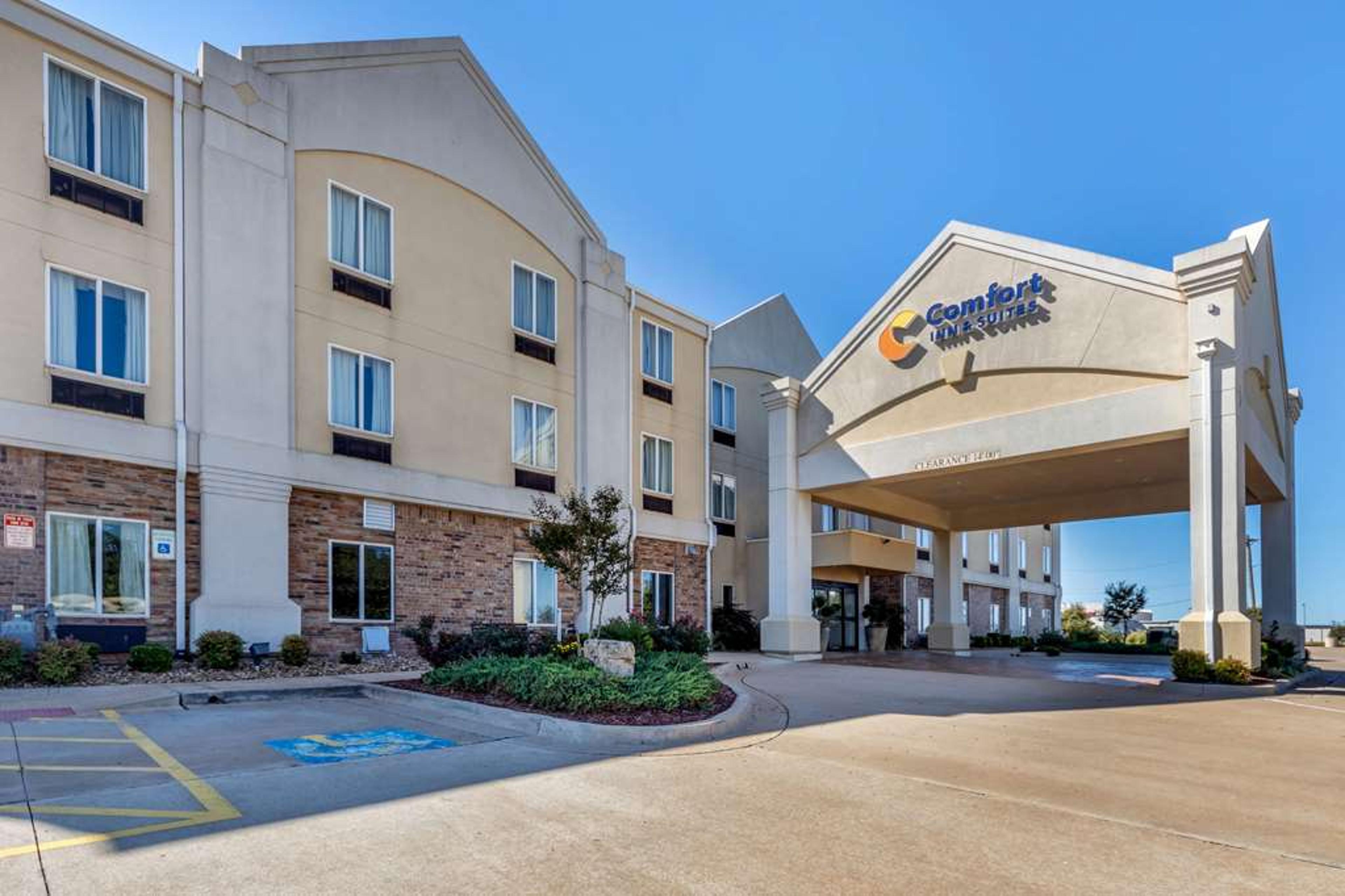 COMFORT INN AND SUITES PERRY I-35